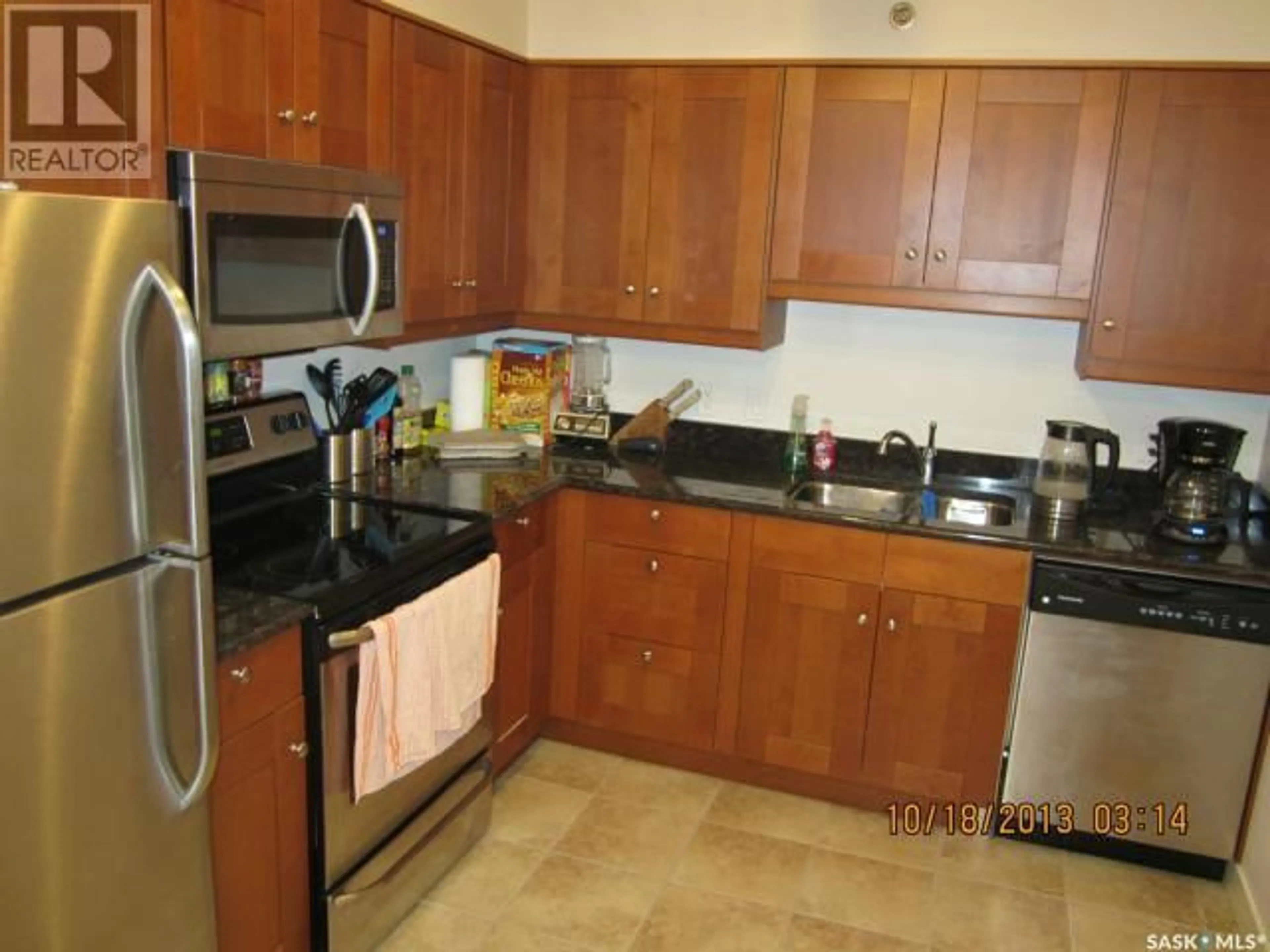 Standard kitchen, ceramic/tile floor for N - 504 537 4TH AVENUE, Saskatoon Saskatchewan S7K2M6