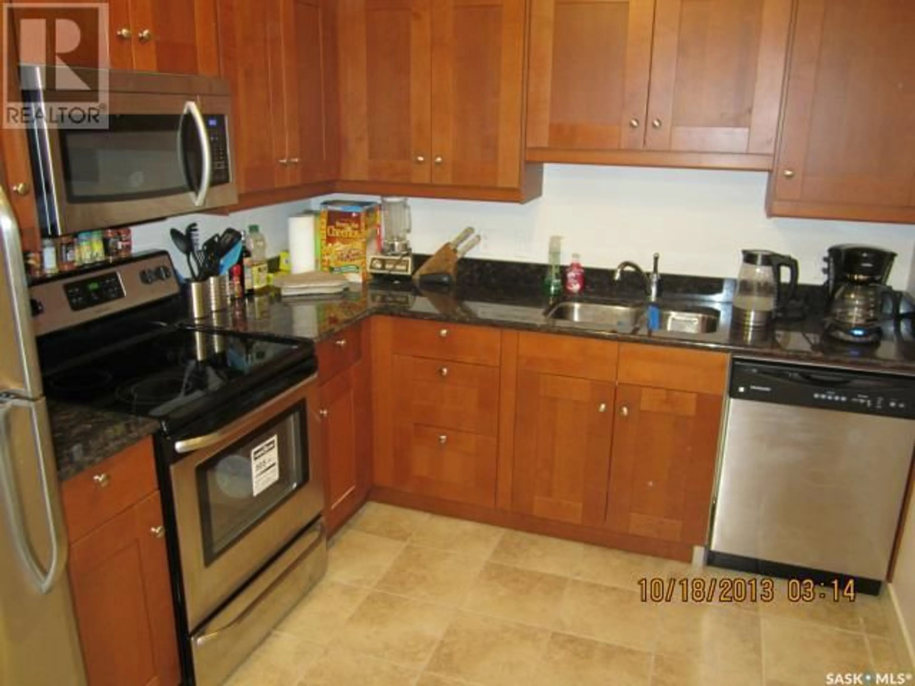 Standard kitchen, ceramic/tile floor for N - 504 537 4TH AVENUE, Saskatoon Saskatchewan S7K2M6