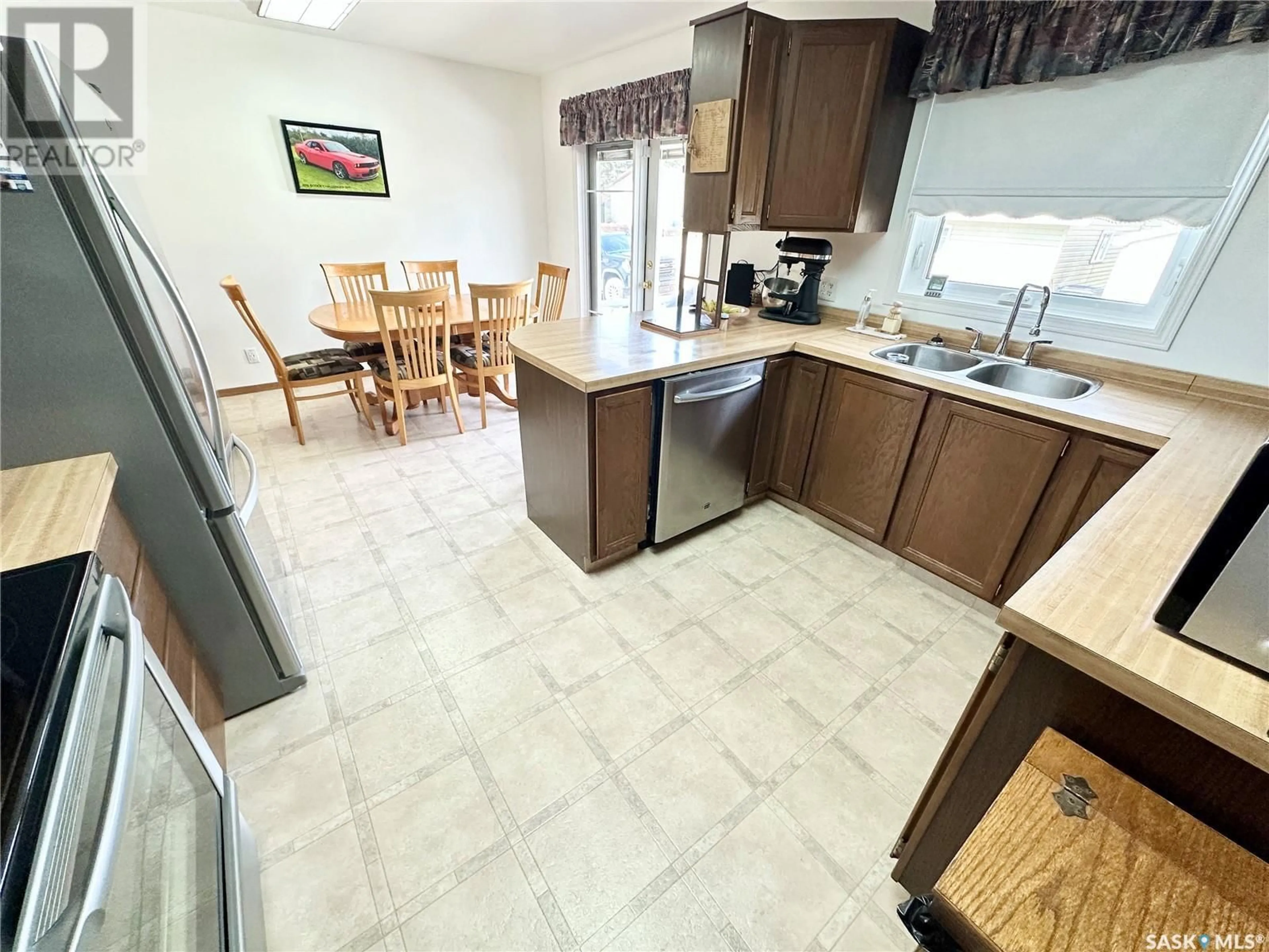 Standard kitchen, ceramic/tile floor for 195 HEWARD STREET, Creelman Saskatchewan S0G0X0
