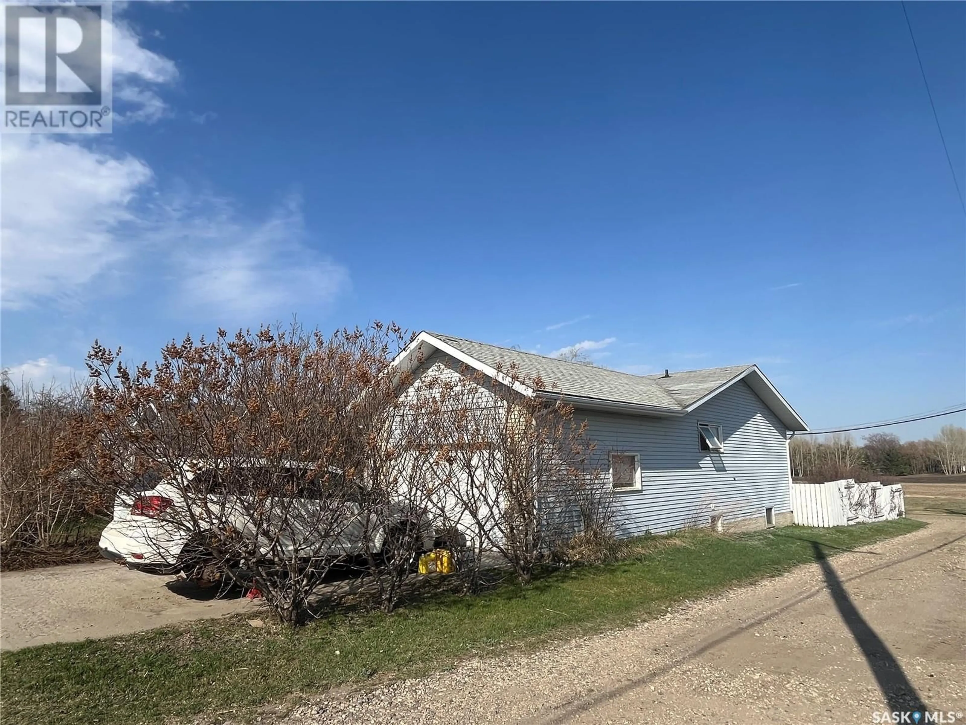 A pic from outside/outdoor area/front of a property/back of a property/a pic from drone, street for 303 1ST AVENUE, Naicam Saskatchewan S0K2Z0