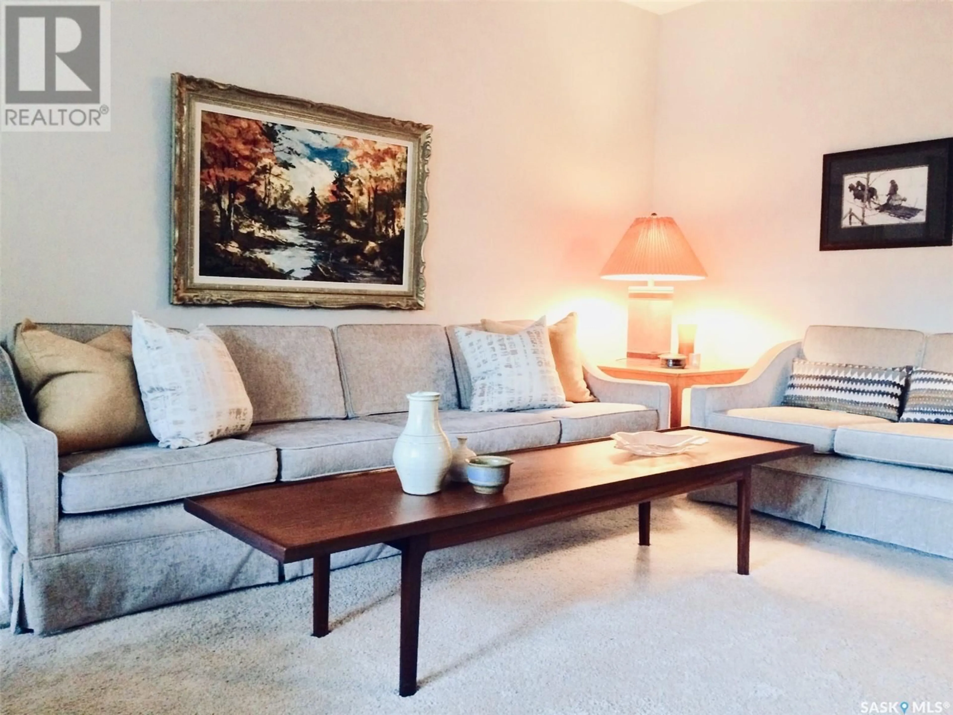 Living room with furniture, unknown for 217 - 1622 ACADIA DRIVE, Saskatoon Saskatchewan S7H5H7