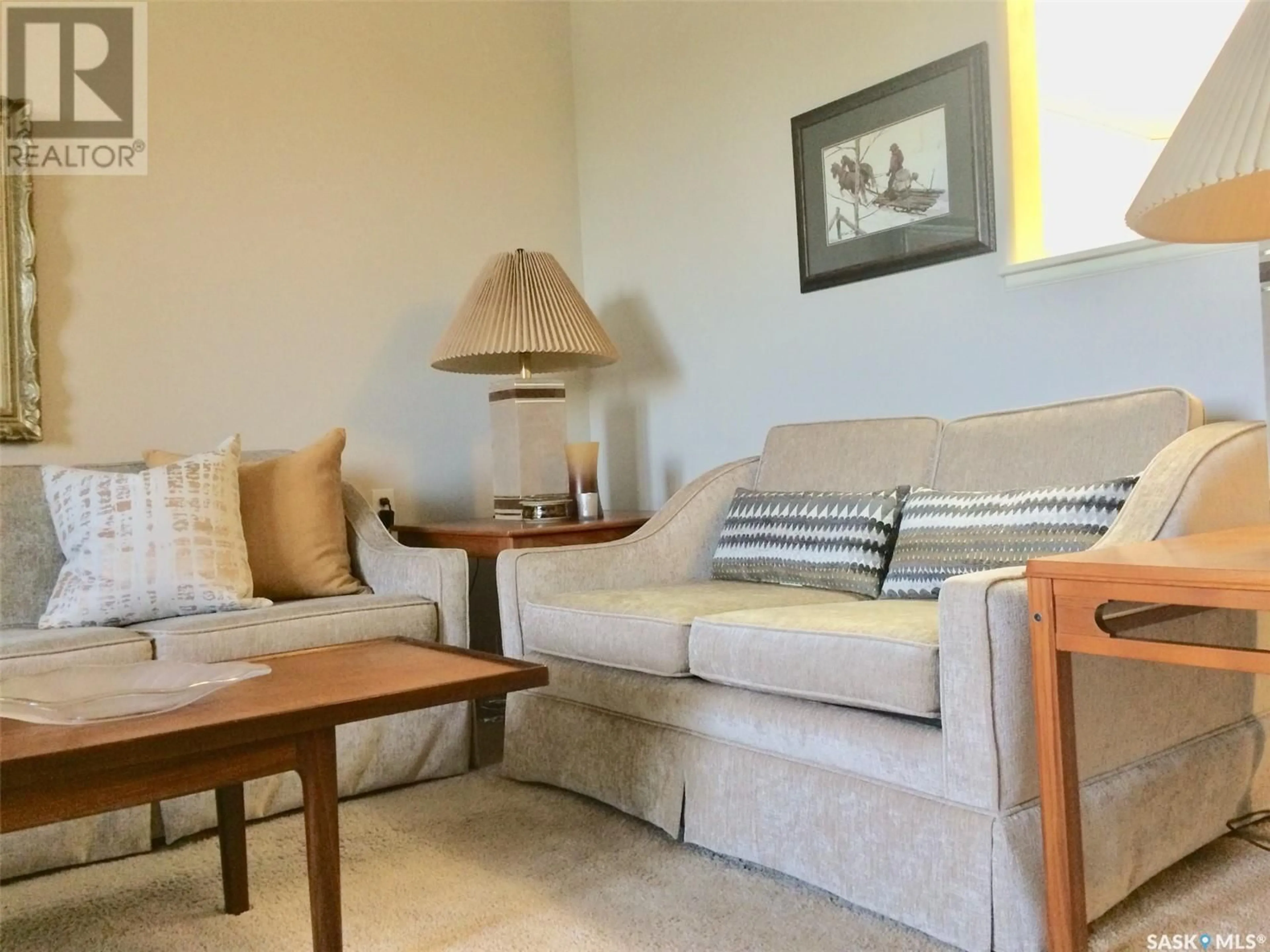 Living room with furniture, unknown for 217 - 1622 ACADIA DRIVE, Saskatoon Saskatchewan S7H5H7