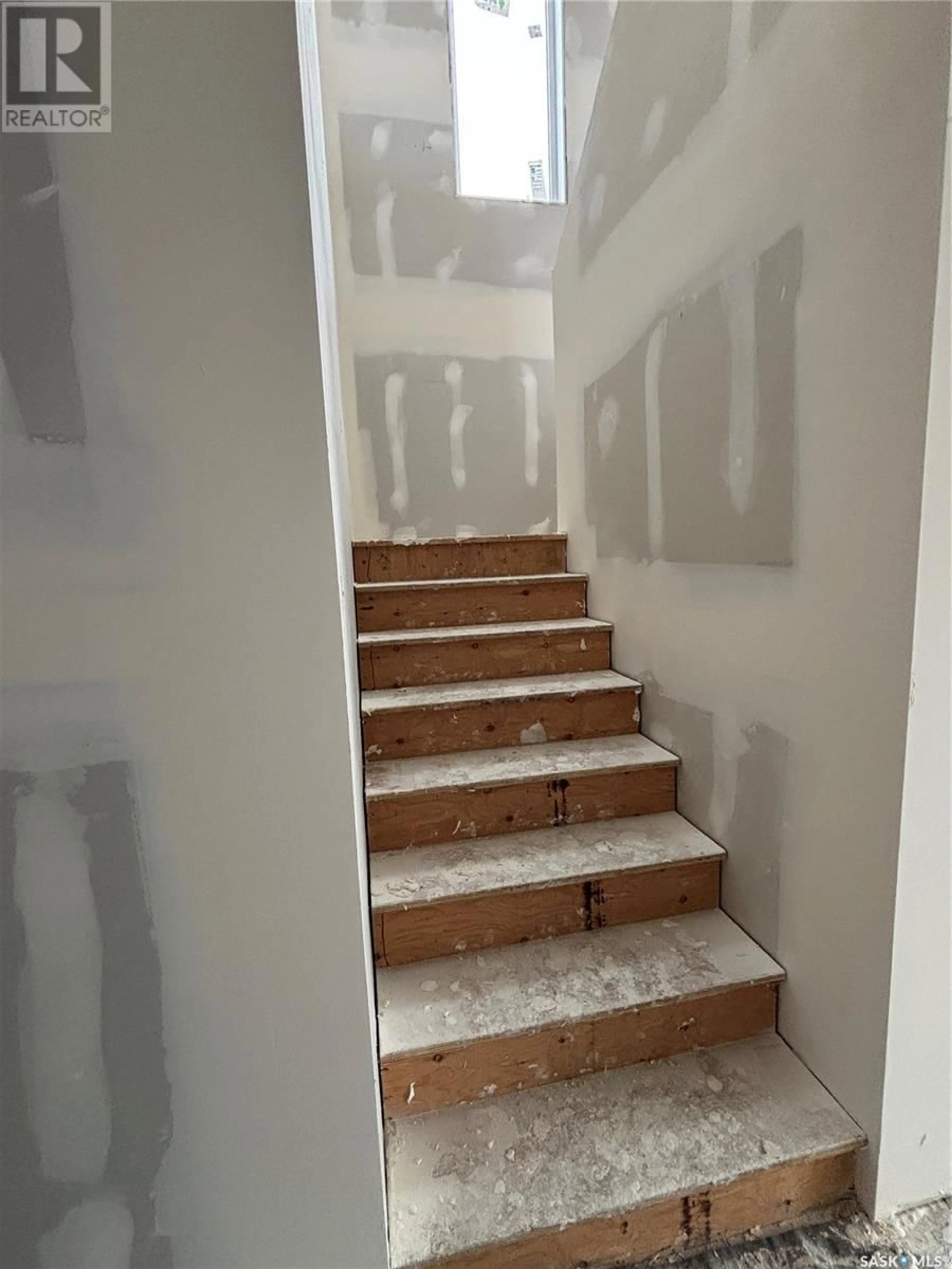 Stairs for 594 SHARMA CRESCENT, Saskatoon Saskatchewan S7W1K6