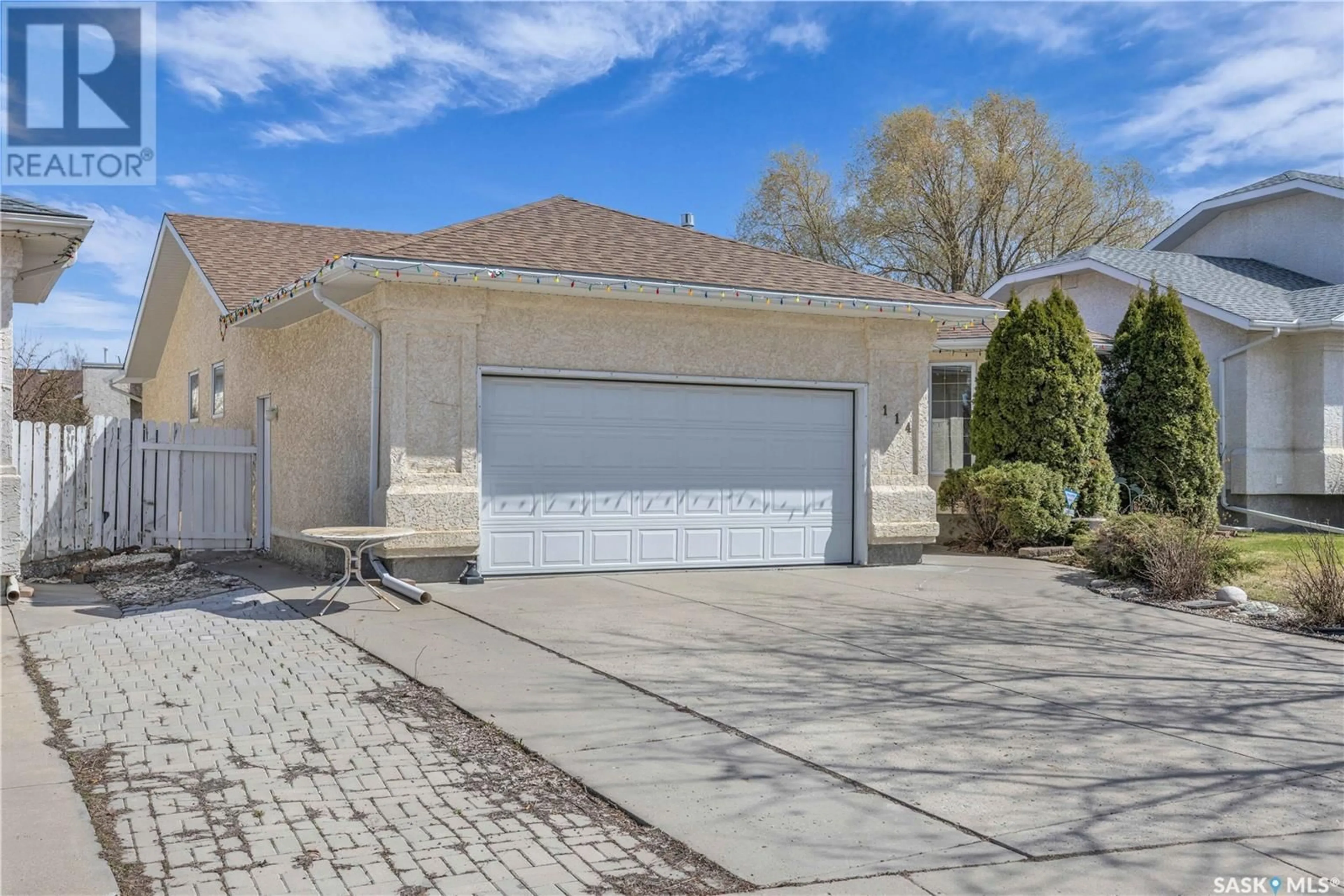 Indoor garage for 114 BLACKTHORN CRESCENT, Saskatoon Saskatchewan S7V1B1