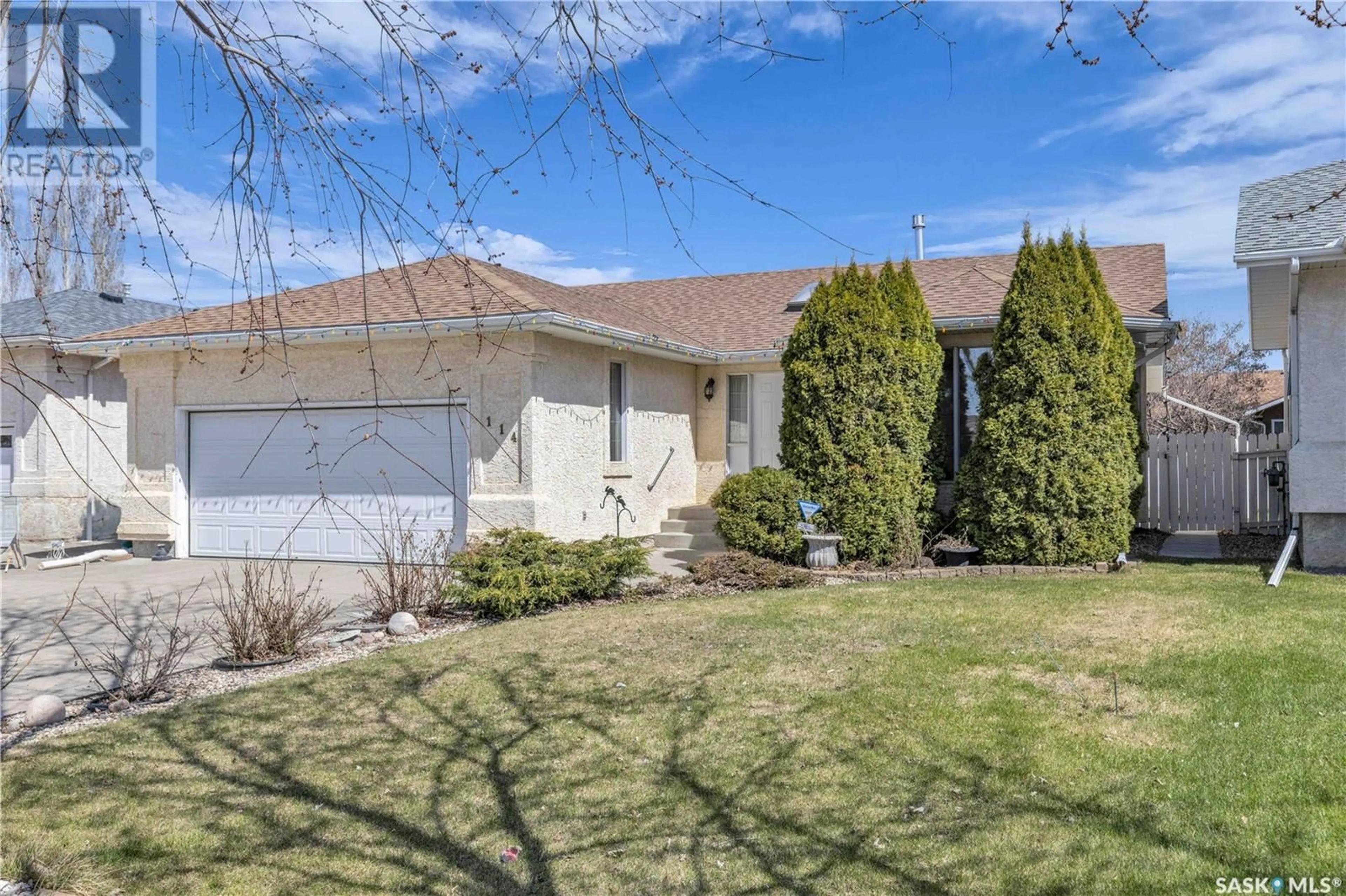 Home with vinyl exterior material, street for 114 BLACKTHORN CRESCENT, Saskatoon Saskatchewan S7V1B1