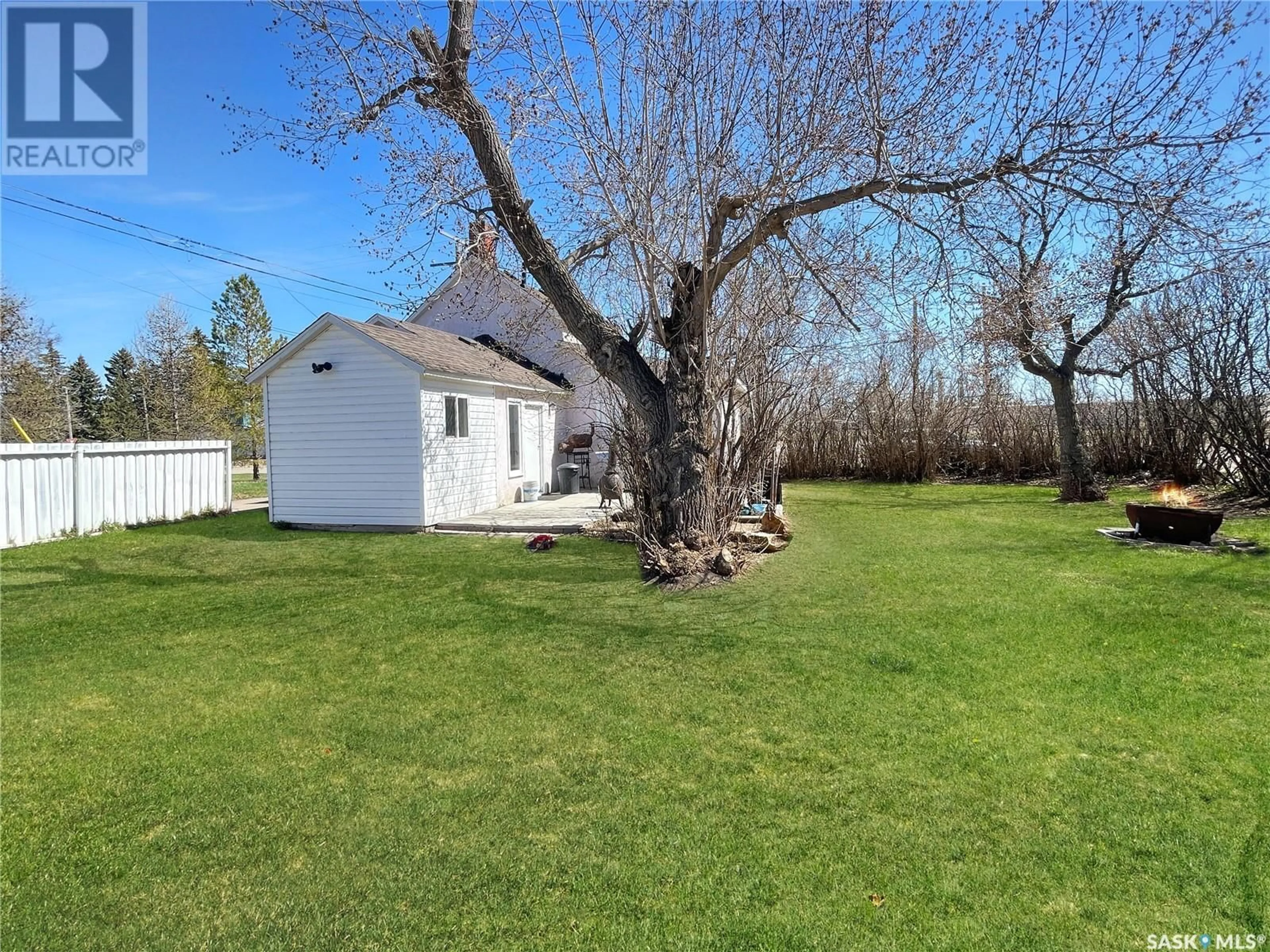 A pic from outside/outdoor area/front of a property/back of a property/a pic from drone, unknown for 503 YORK STREET, Indian Head Saskatchewan S0G2K0