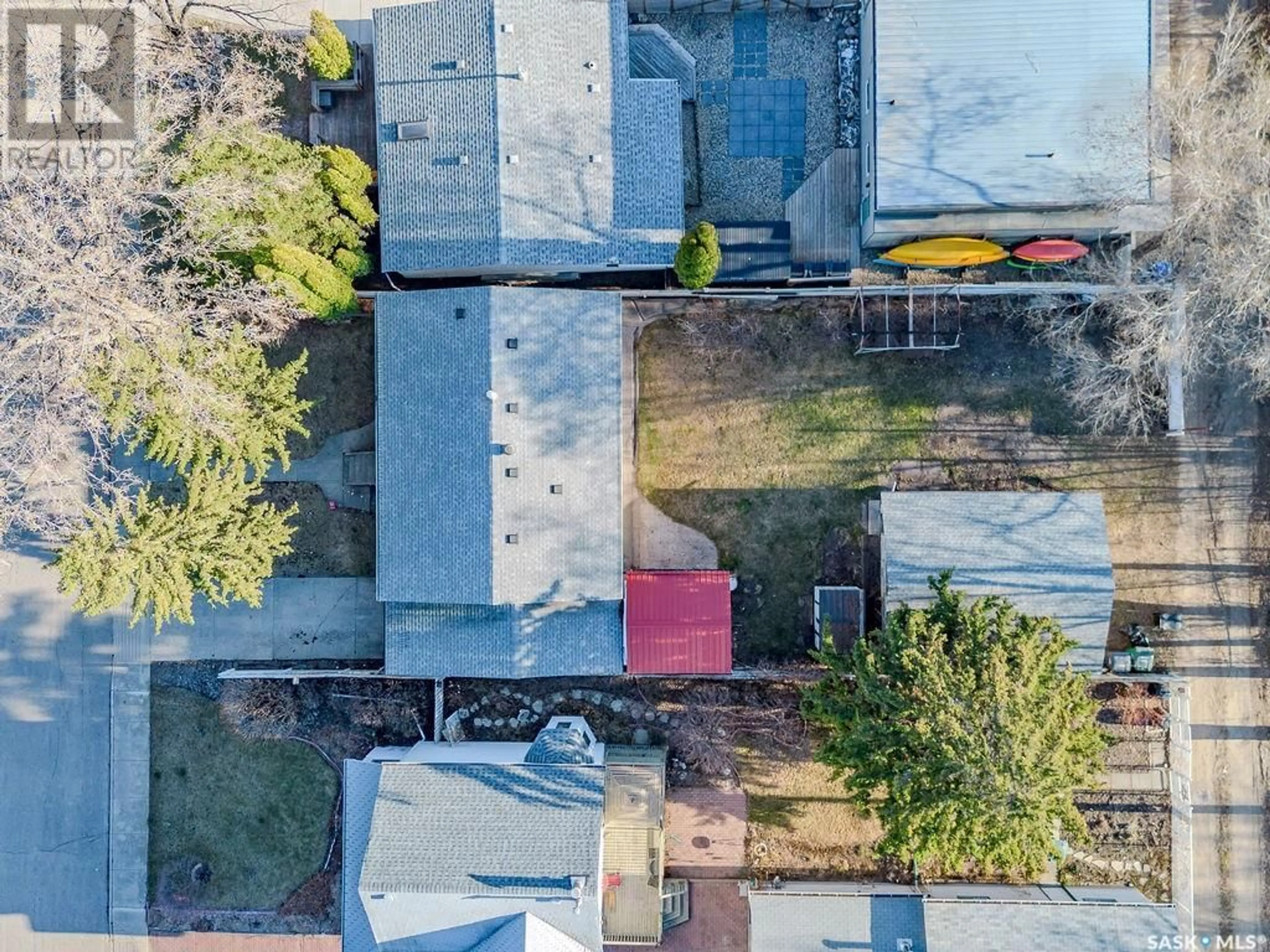 A pic from outside/outdoor area/front of a property/back of a property/a pic from drone, street for 1525 EMPRESS AVENUE, Saskatoon Saskatchewan S7K3G4