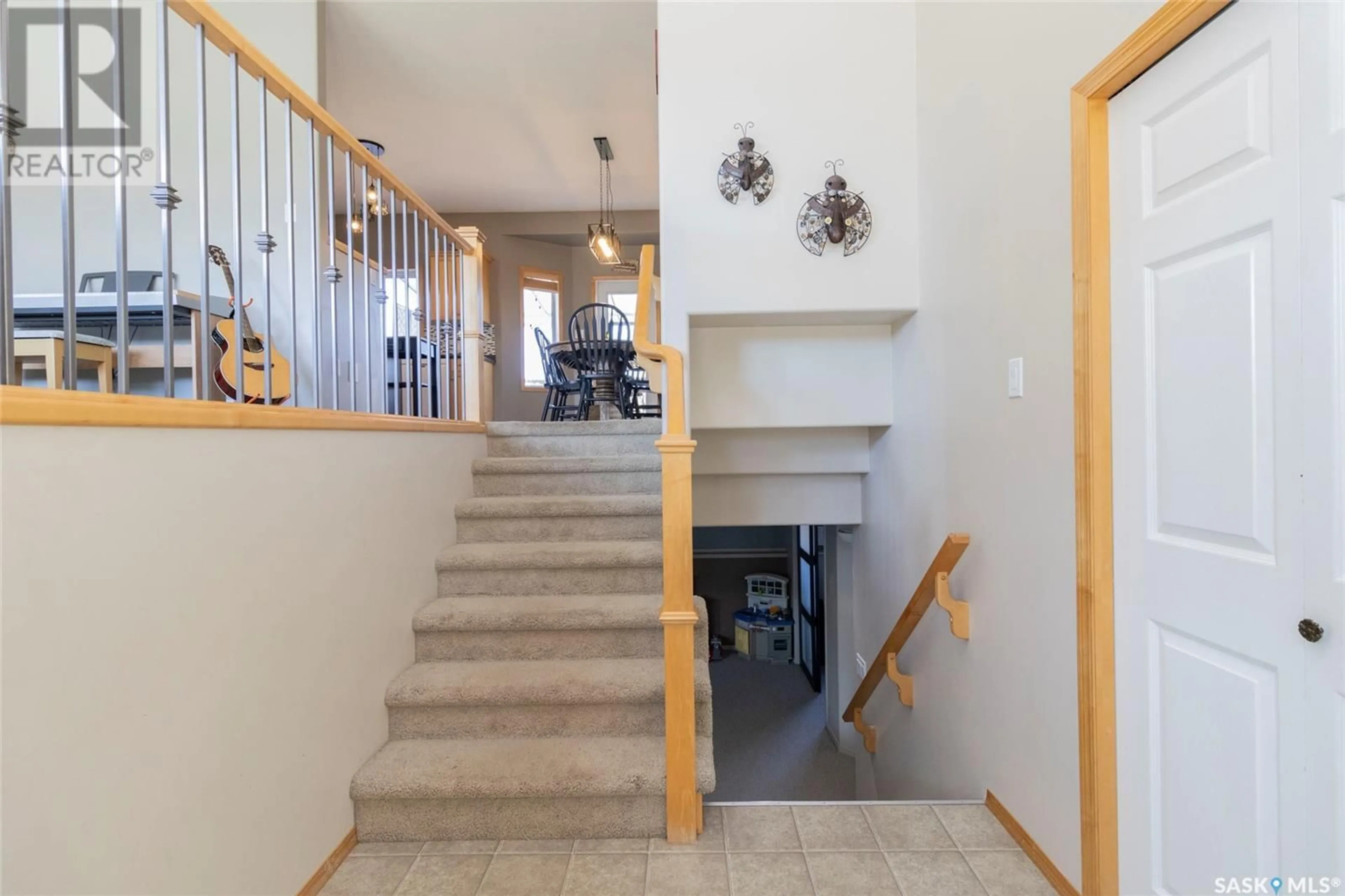 Indoor foyer for 304 BROOKLYN CRESCENT, Warman Saskatchewan S0K0A1
