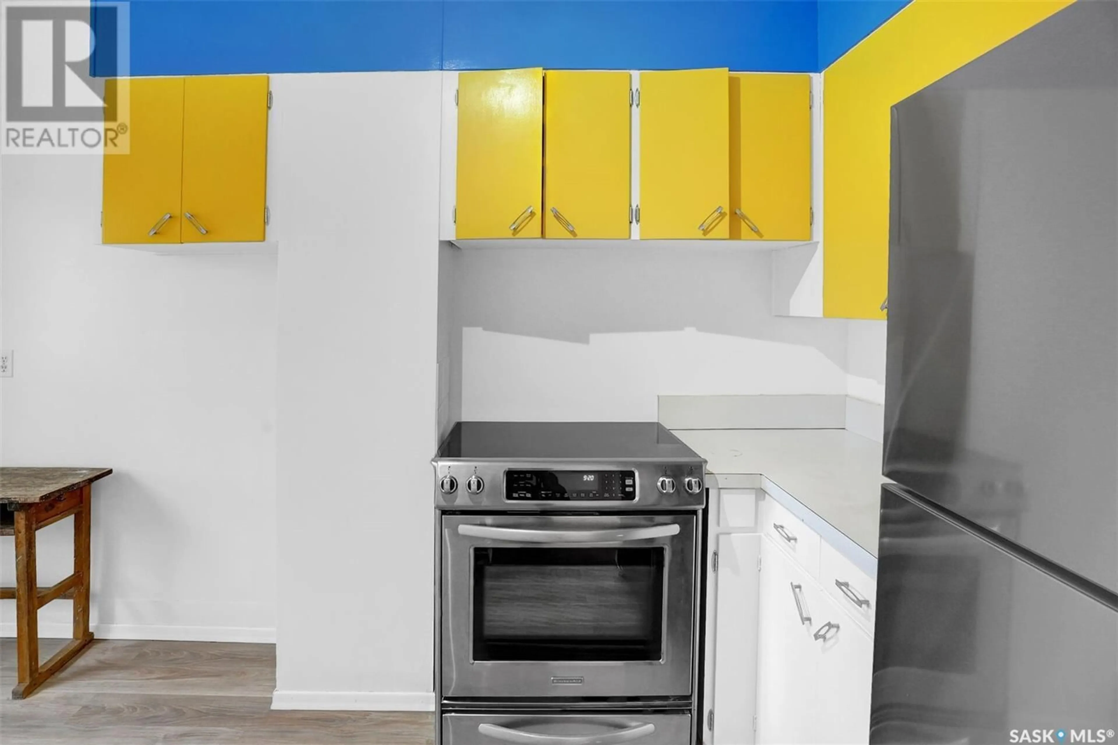 Standard kitchen, unknown for 3060 18TH AVENUE, Regina Saskatchewan S4T1W6