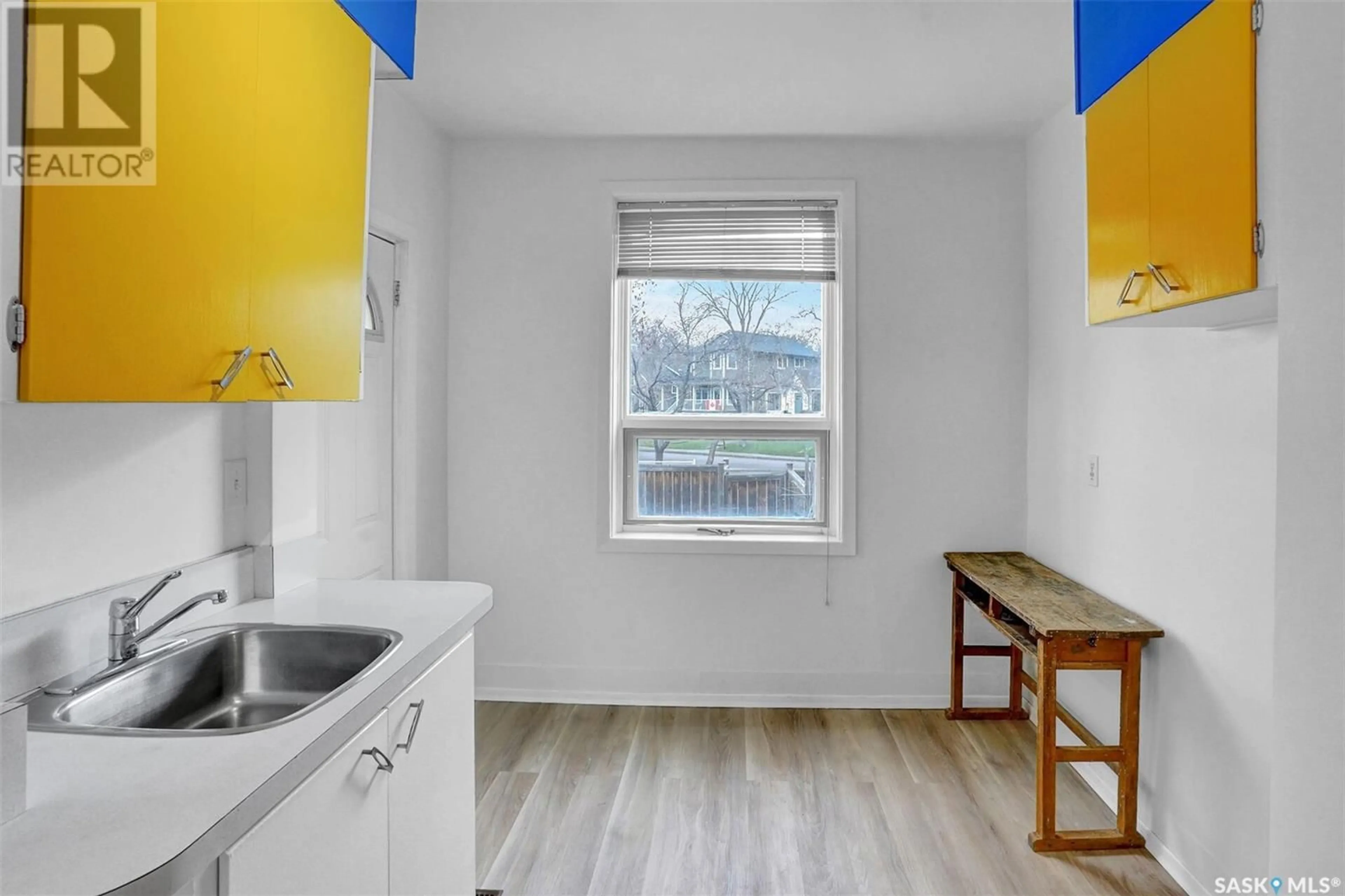 Standard kitchen, unknown for 3060 18TH AVENUE, Regina Saskatchewan S4T1W6