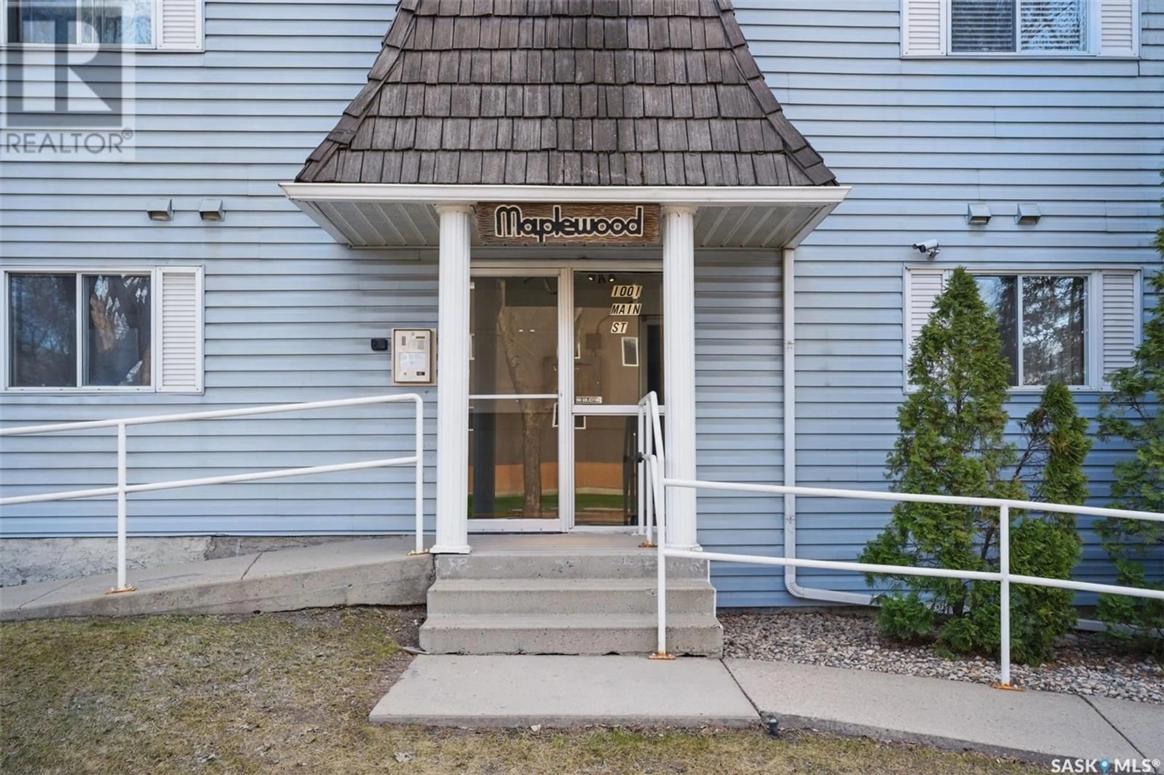 Indoor foyer for 305 - 1001 MAIN STREET, Saskatoon Saskatchewan S7H0K6