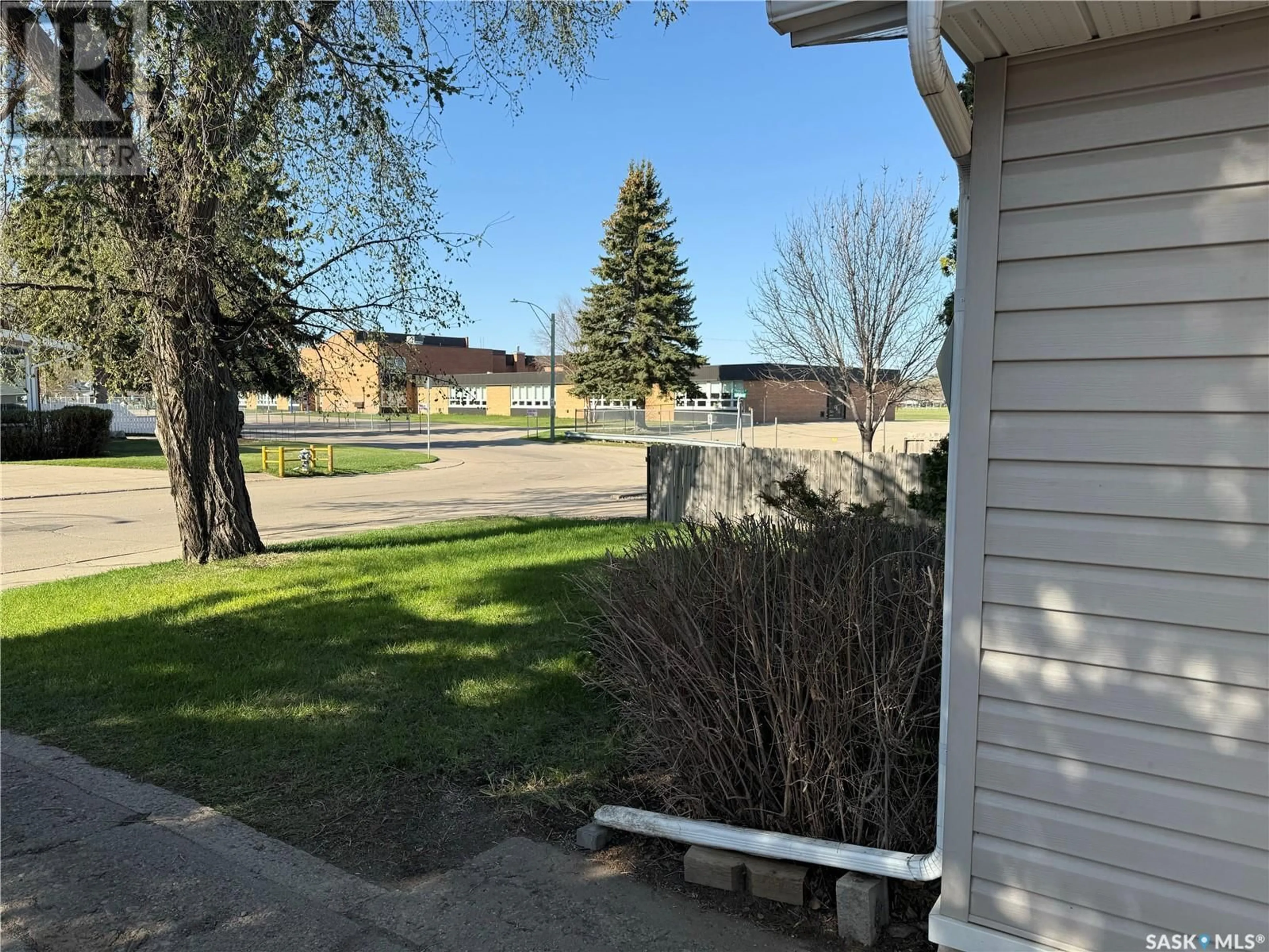 Unknown for 1150 FRANCIS STREET, Moose Jaw Saskatchewan S6H3B7