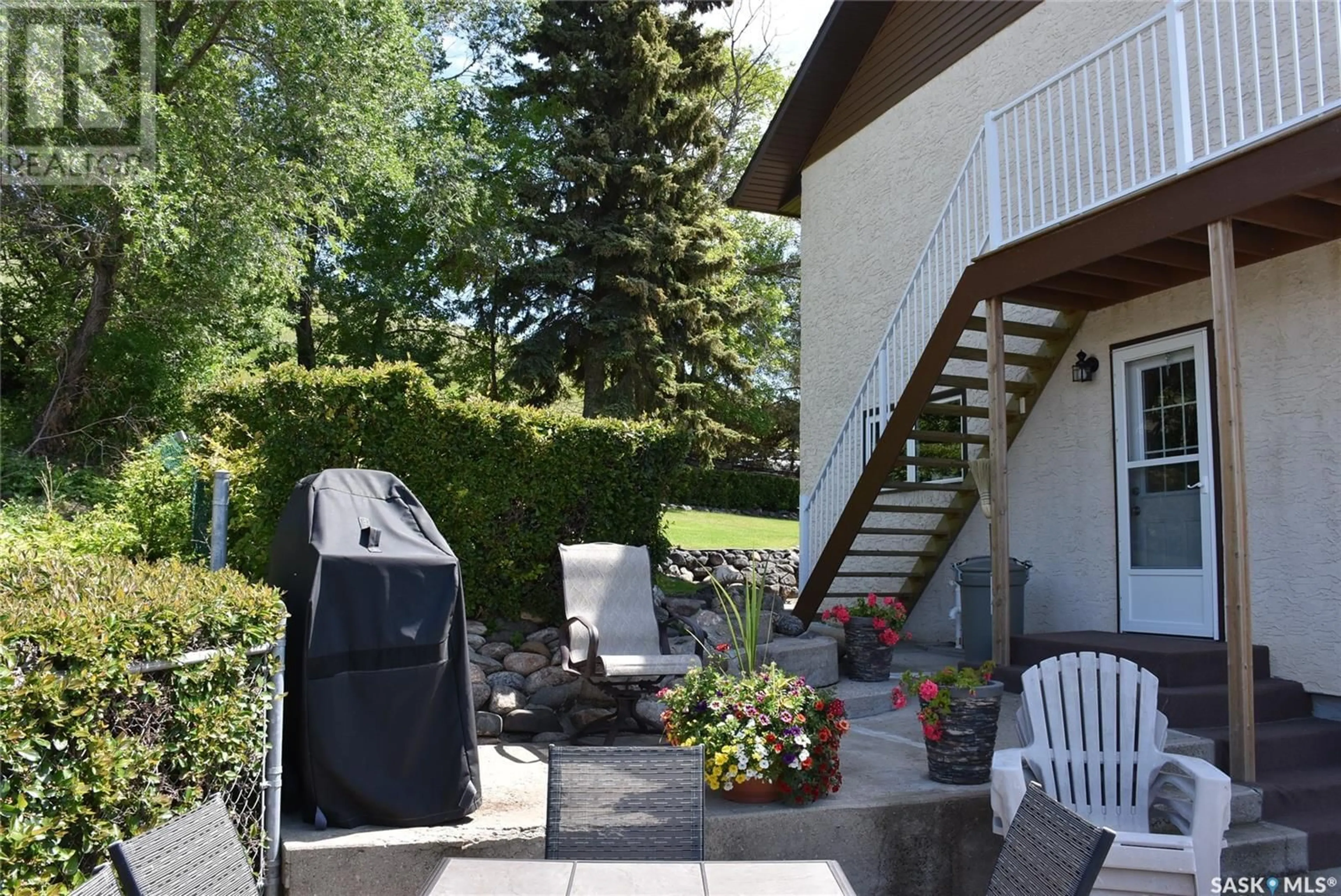 Patio, street for 471 LAKE ROAD, Fort San Saskatchewan S0G1S0
