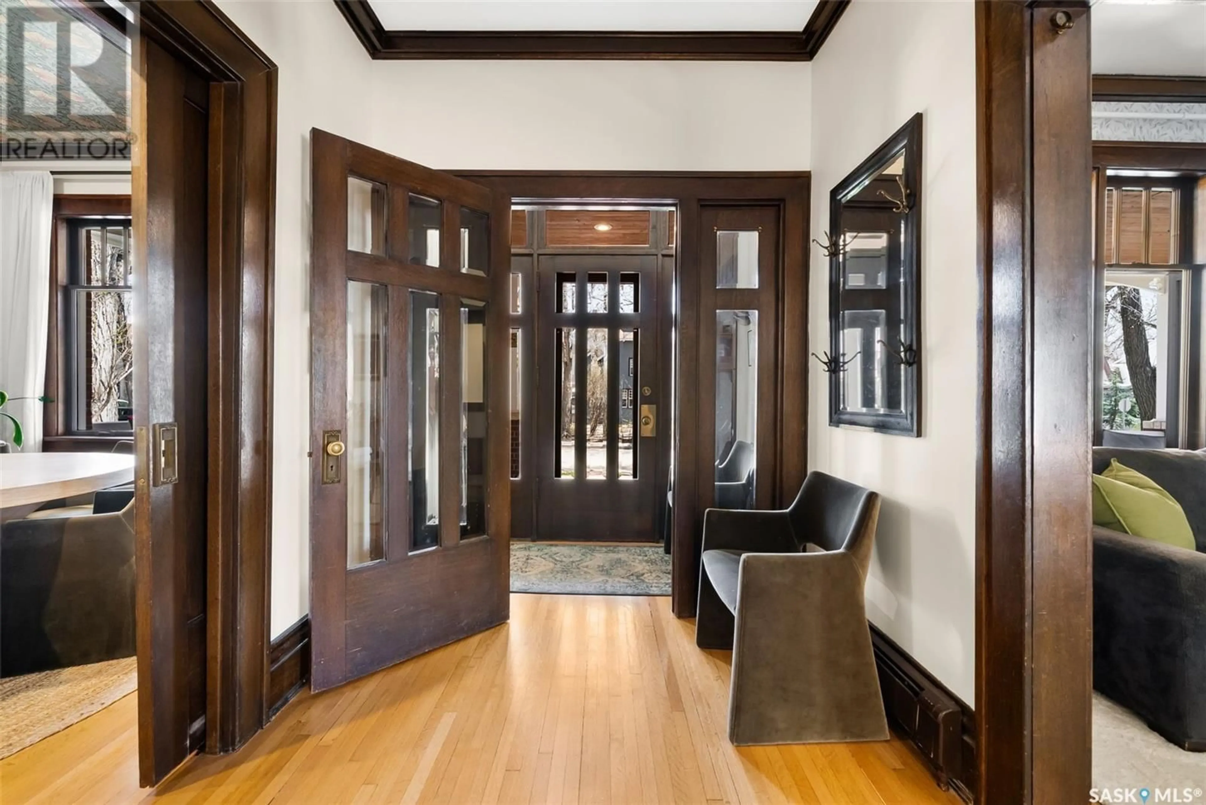 Indoor foyer for 3078 ANGUS STREET, Regina Saskatchewan S4S1P3