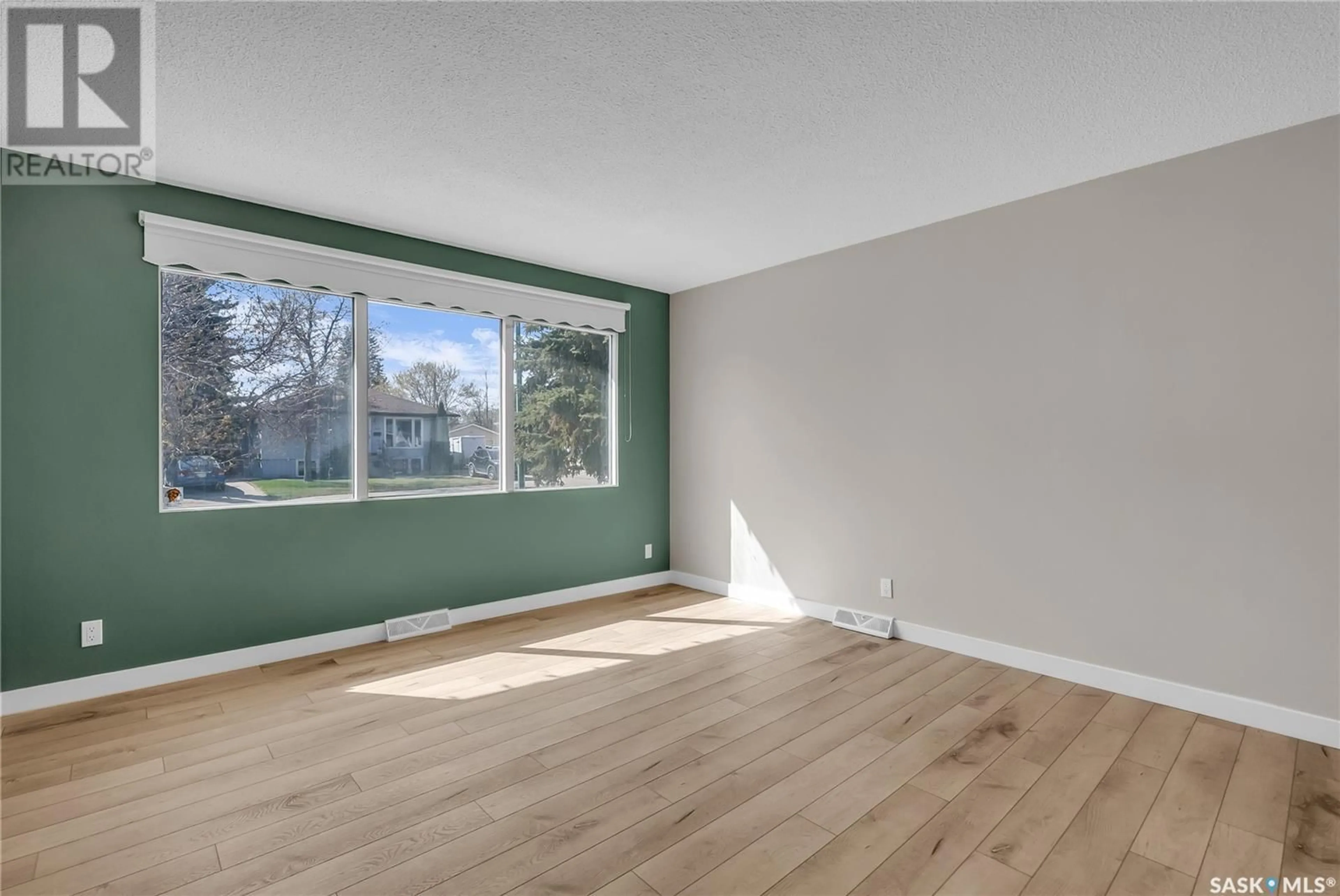 A pic of a room for 2509 IRVINE AVENUE, Saskatoon Saskatchewan S7J2A9