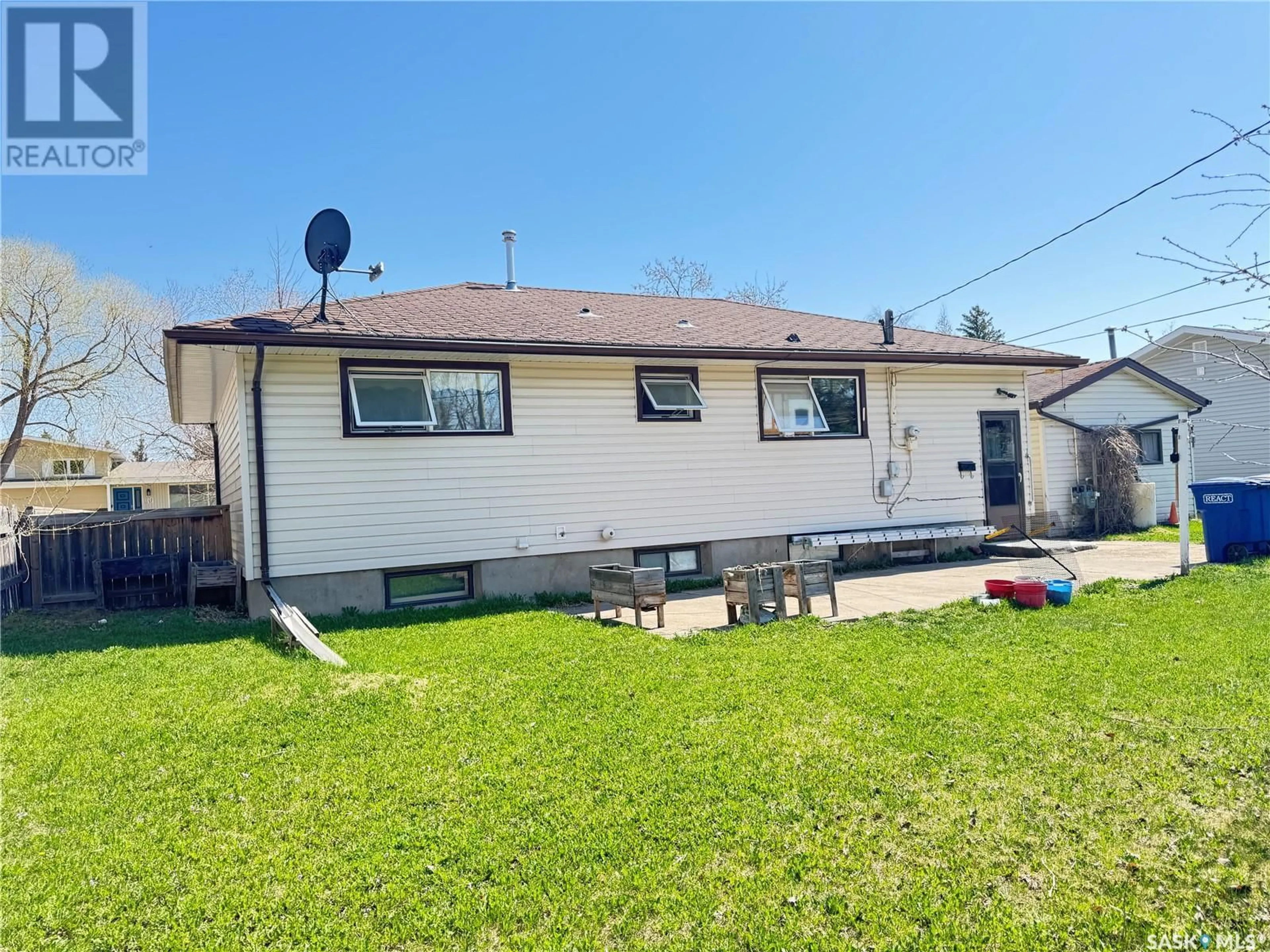 A pic from outside/outdoor area/front of a property/back of a property/a pic from drone, street for 1023 10TH STREET, Humboldt Saskatchewan S0K2A0