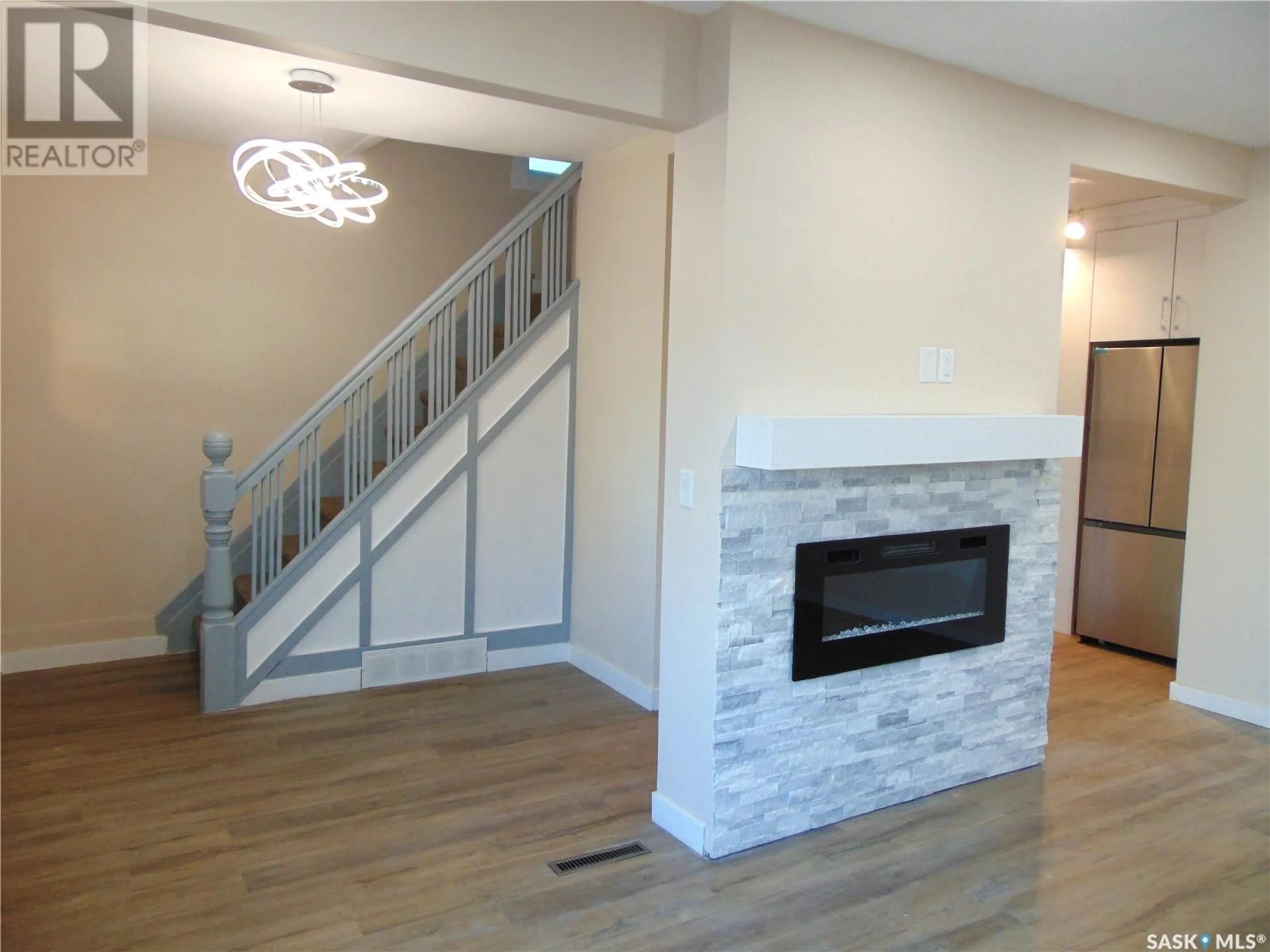 Unknown for 405 D AVENUE, Saskatoon Saskatchewan S7M1R3