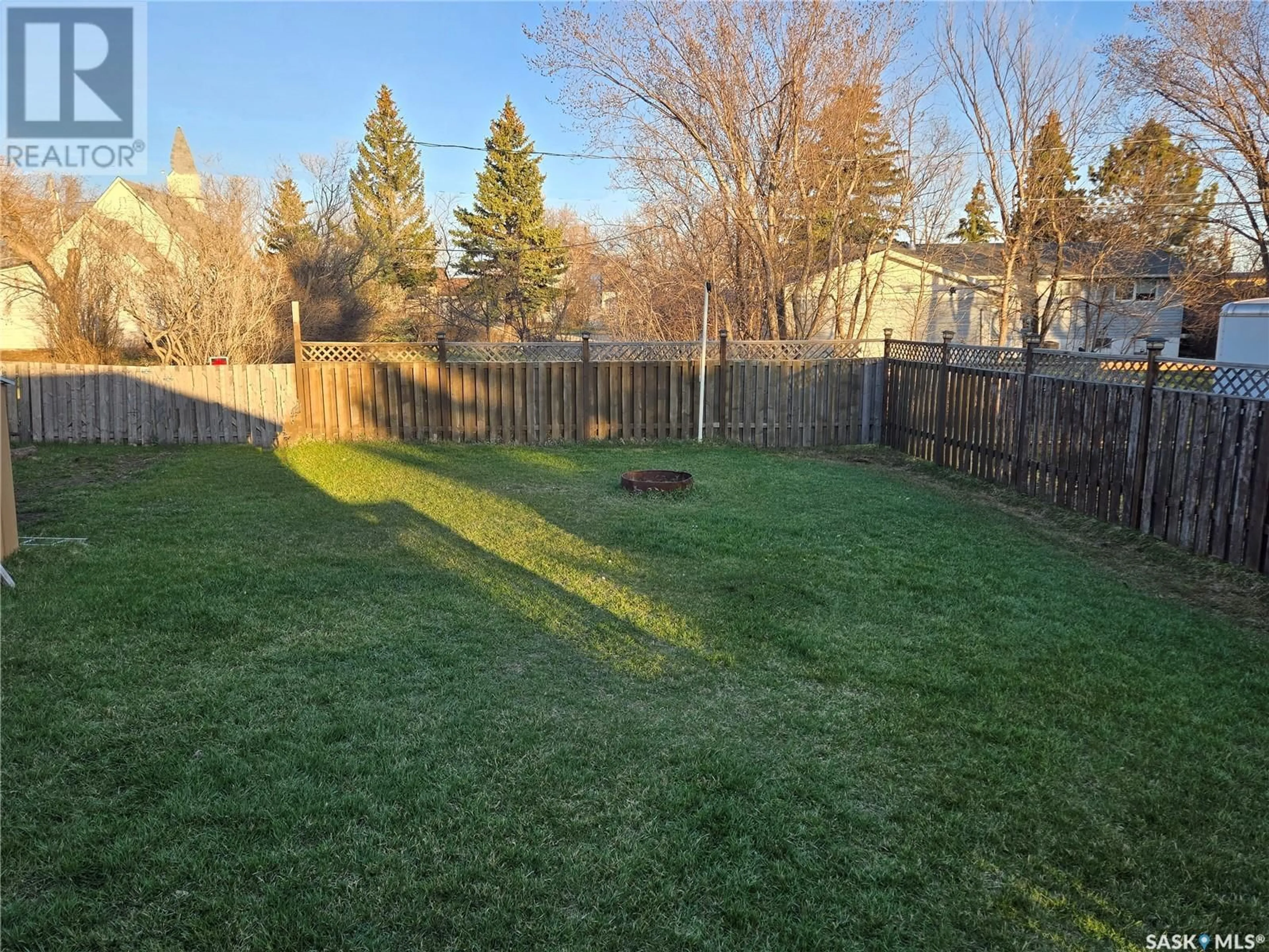 Patio, unknown for 305 HEWARD STREET, Stoughton Saskatchewan S0G4T0