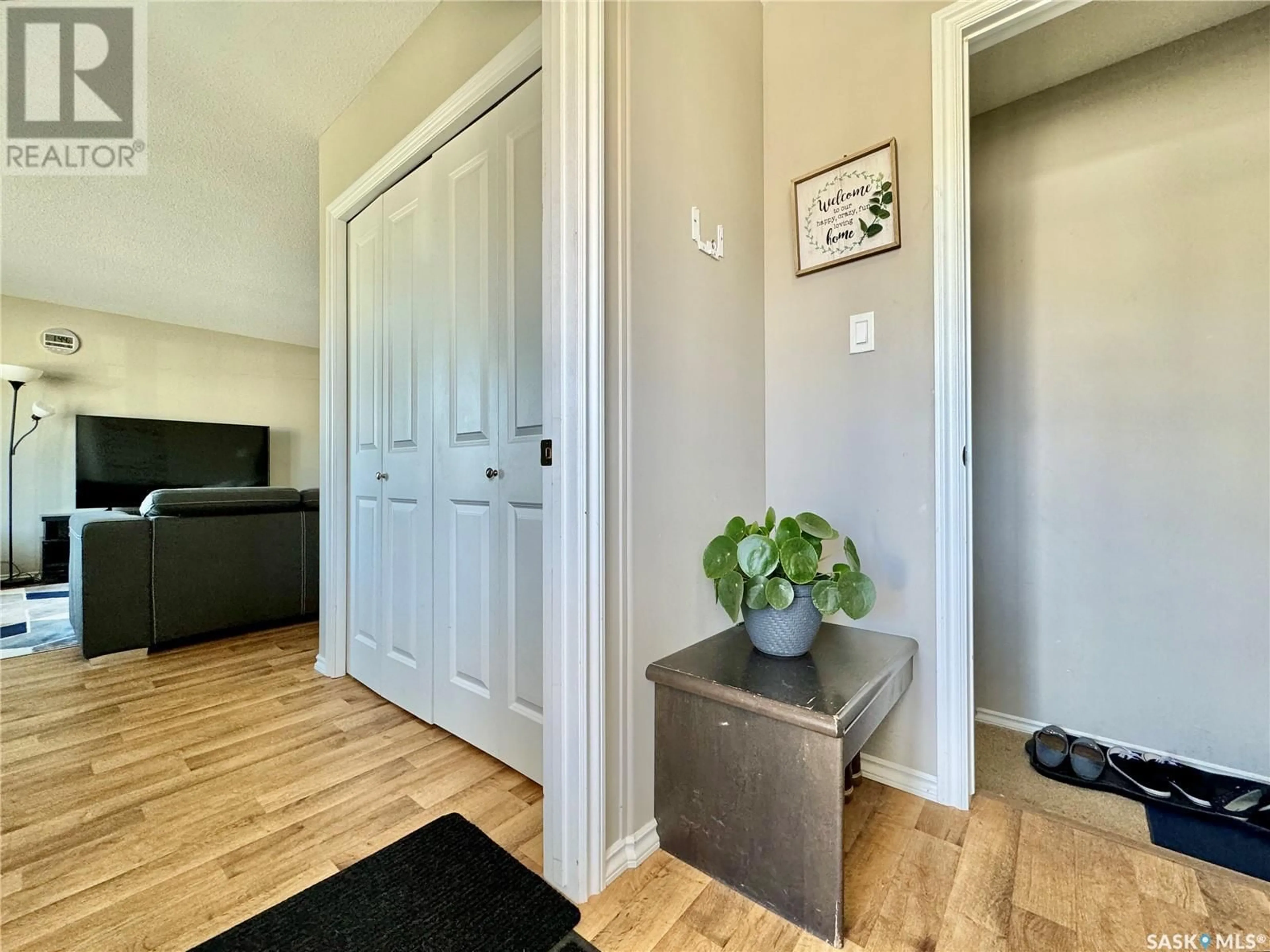 Indoor entryway for 8 CJ HOUSTON PLACE, Yorkton Saskatchewan S3N4J3