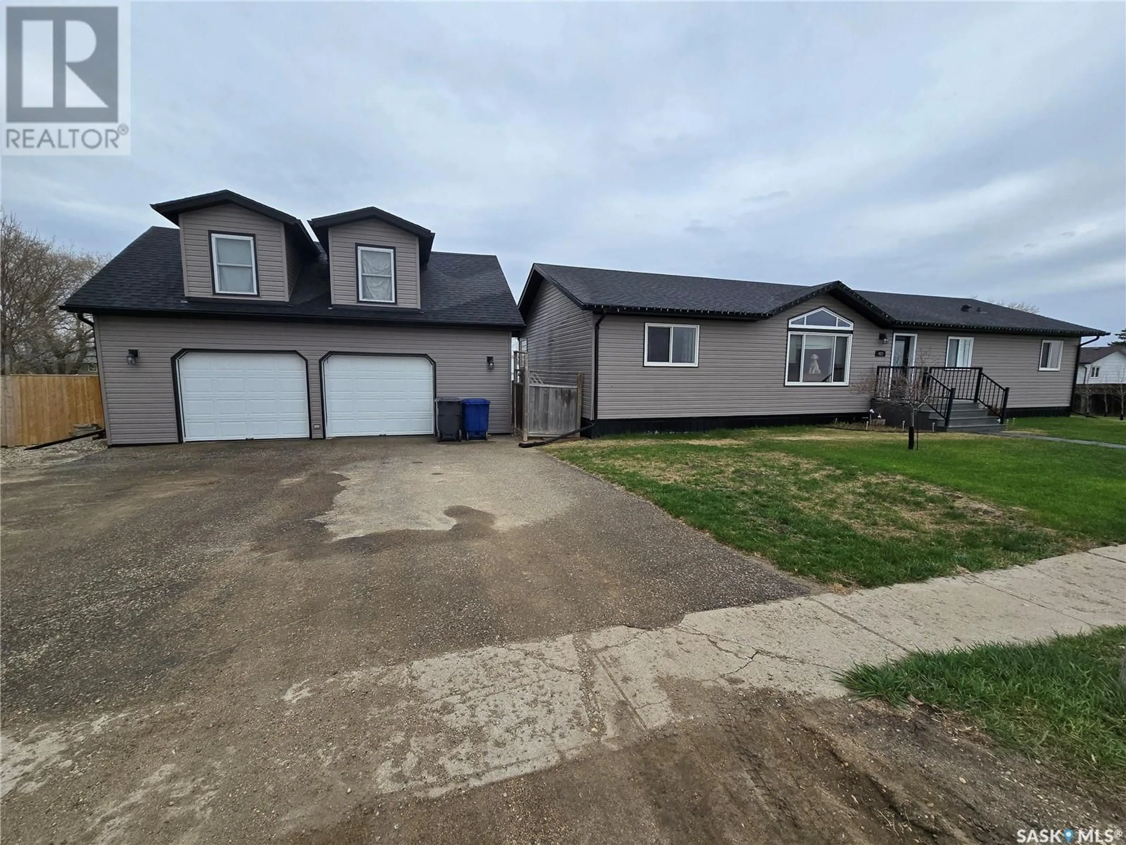 A pic from outside/outdoor area/front of a property/back of a property/a pic from drone, street for 423 BROADWAY STREET, Sedley Saskatchewan S0G4K0