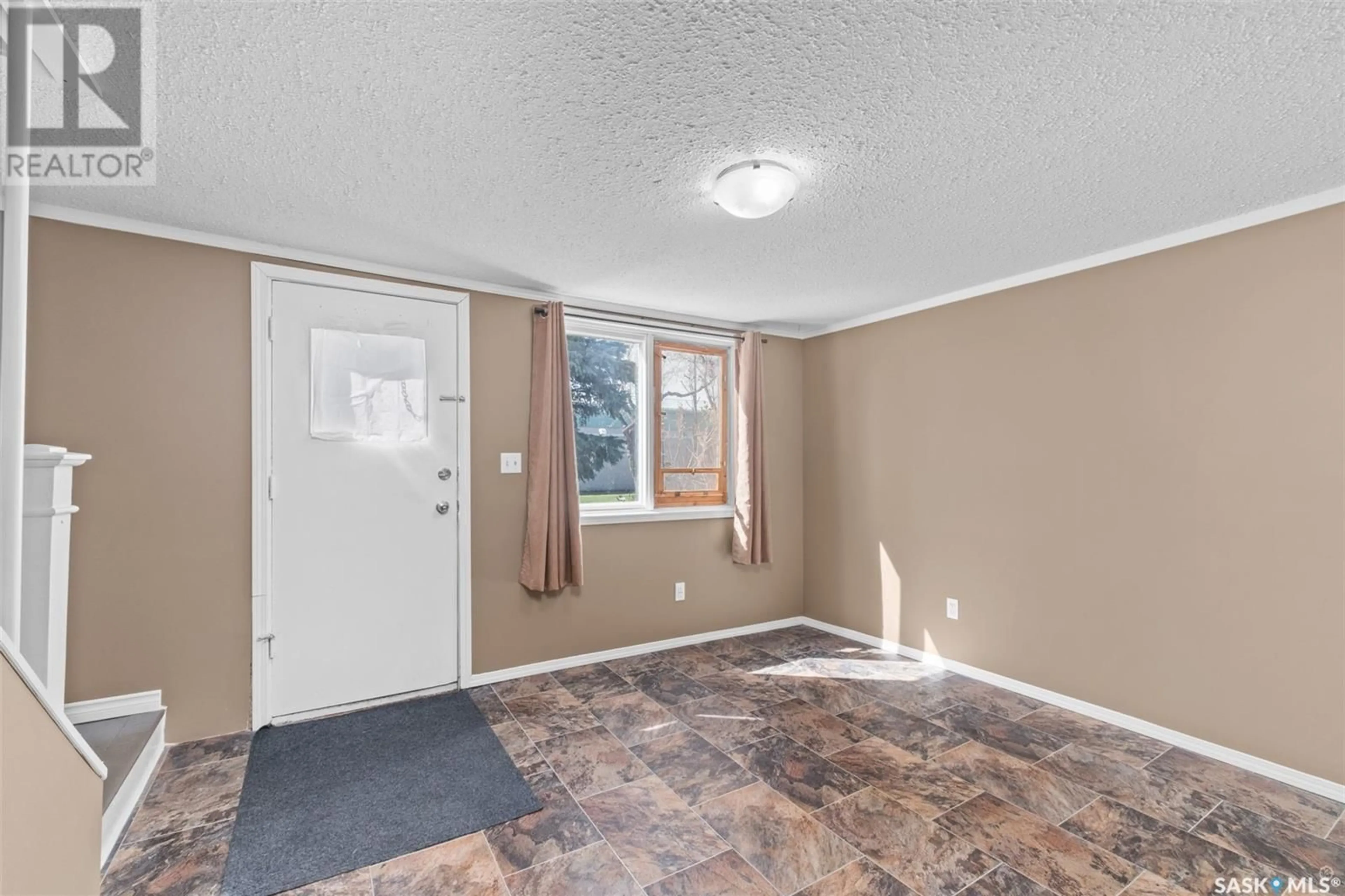 A pic of a room for 426 10TH STREET, Prince Albert Saskatchewan S6V0Z4