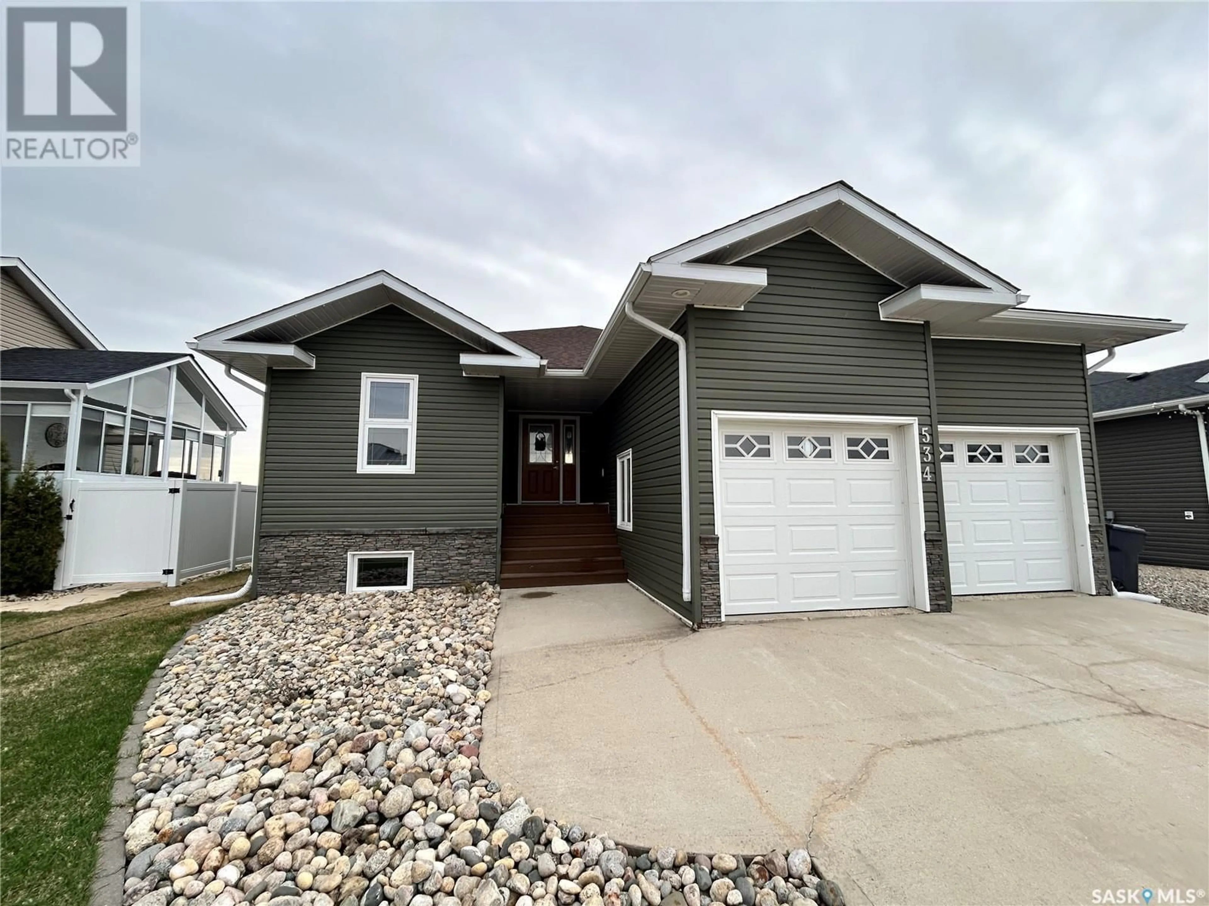 Home with vinyl exterior material, street for 534 4TH STREET, Langenburg Saskatchewan S0A2A0