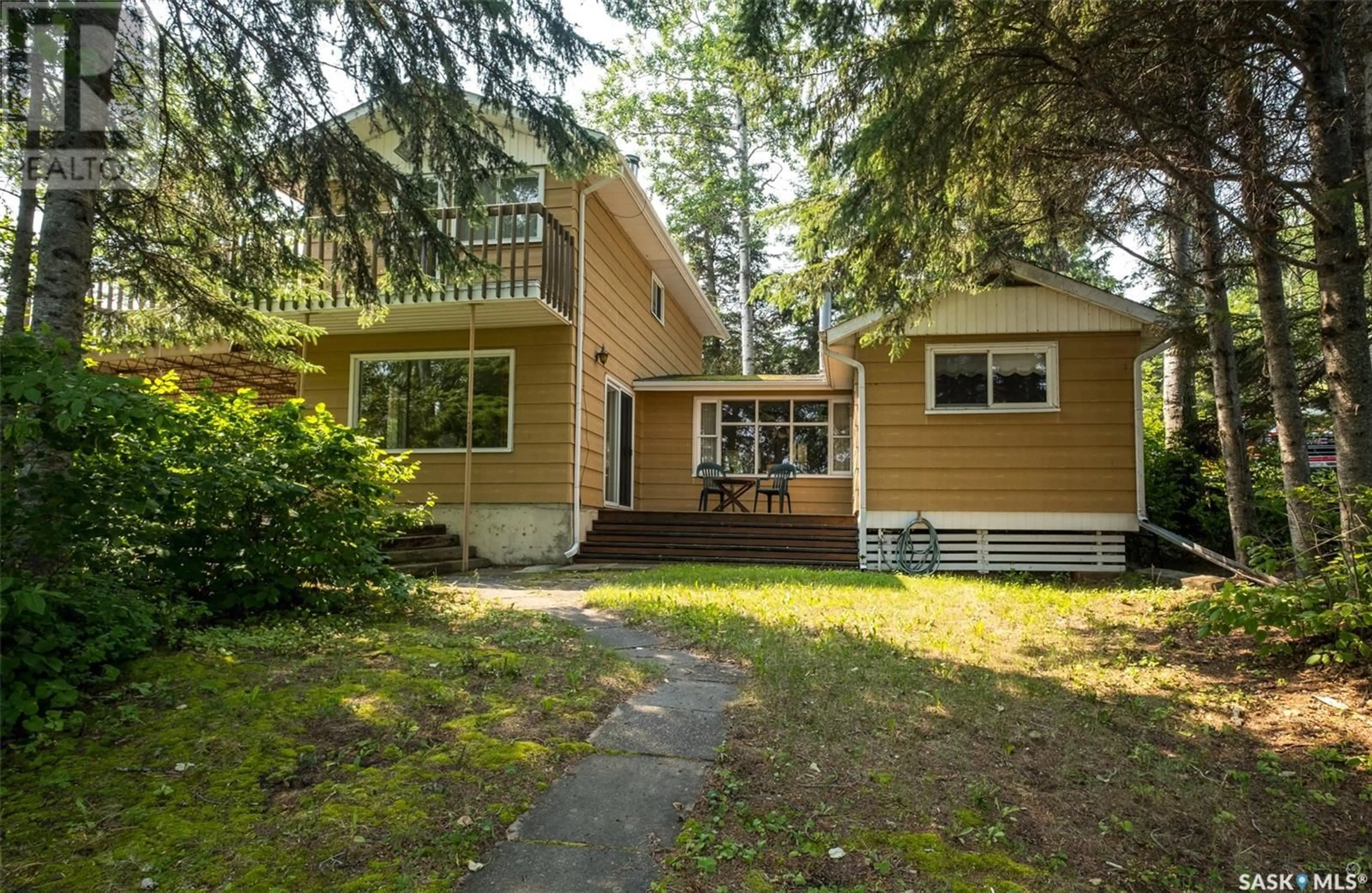 Home with vinyl exterior material, street for 201 AGNES STREET, Emma Lake Saskatchewan S0J0N0