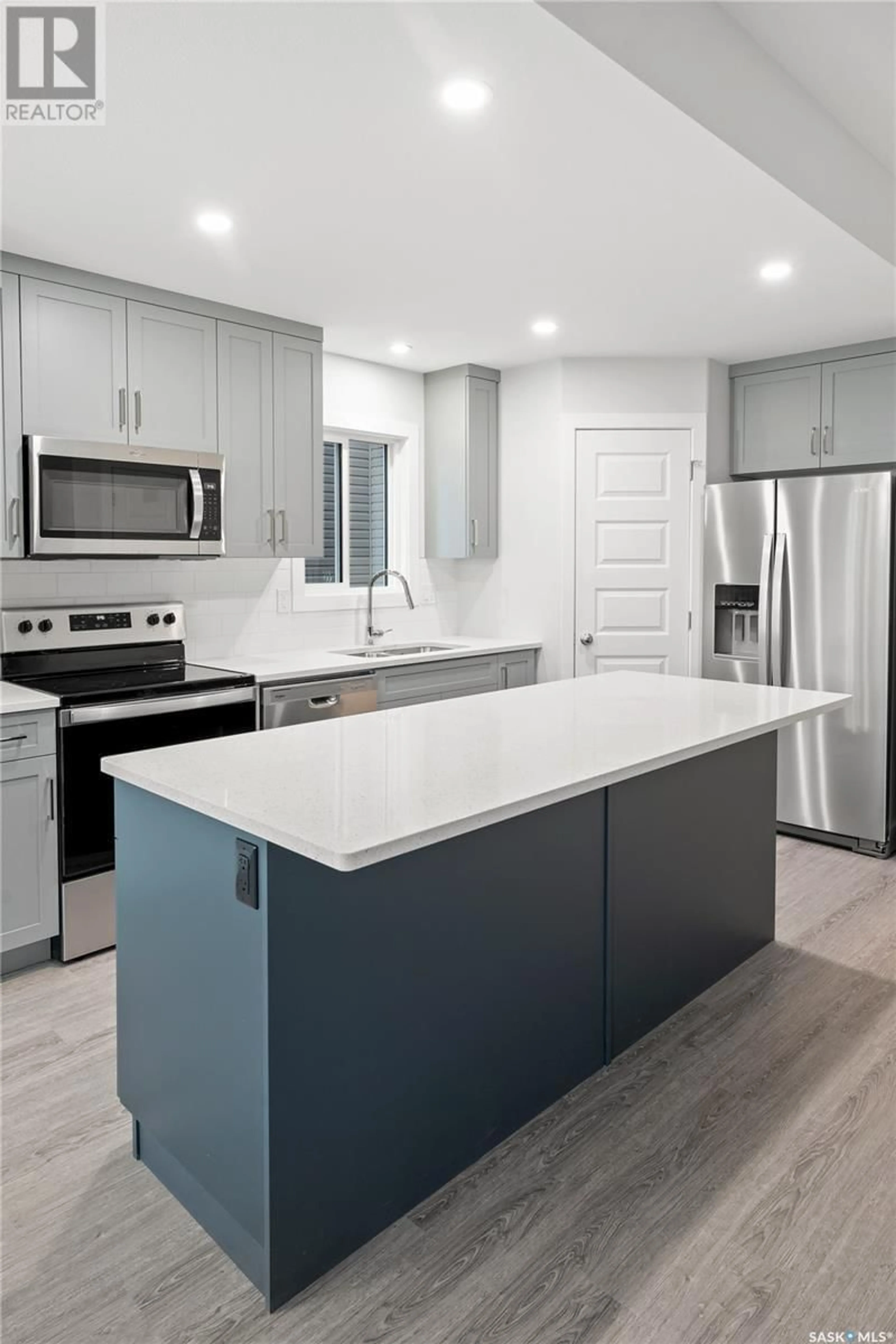 Open concept kitchen, unknown for 246 ANTONINI COURT, Saskatoon Saskatchewan S7L7P2