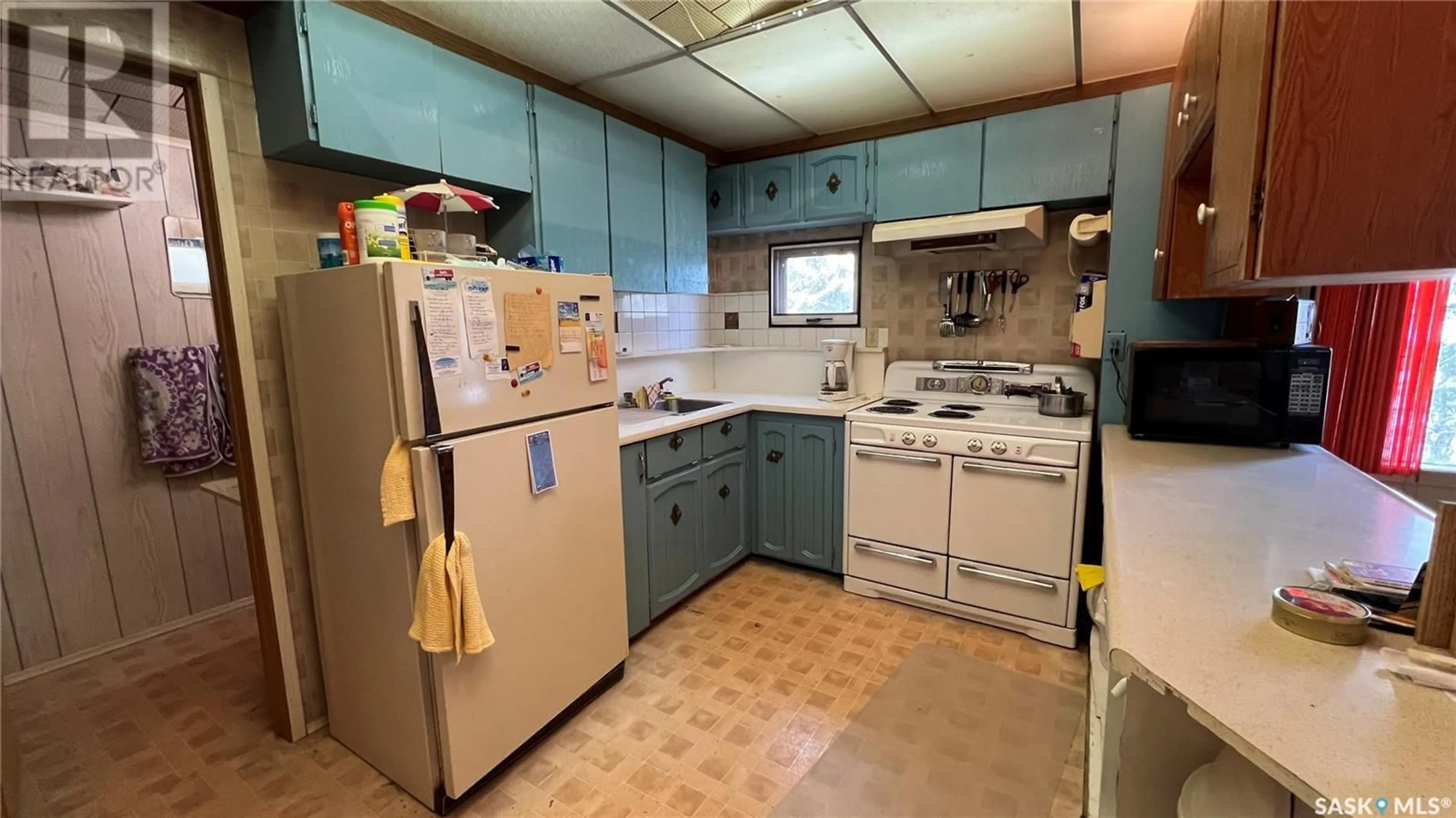 Standard kitchen, unknown for 3500 NICKORICK BEACH, Wakaw Lake Saskatchewan S0K4P0