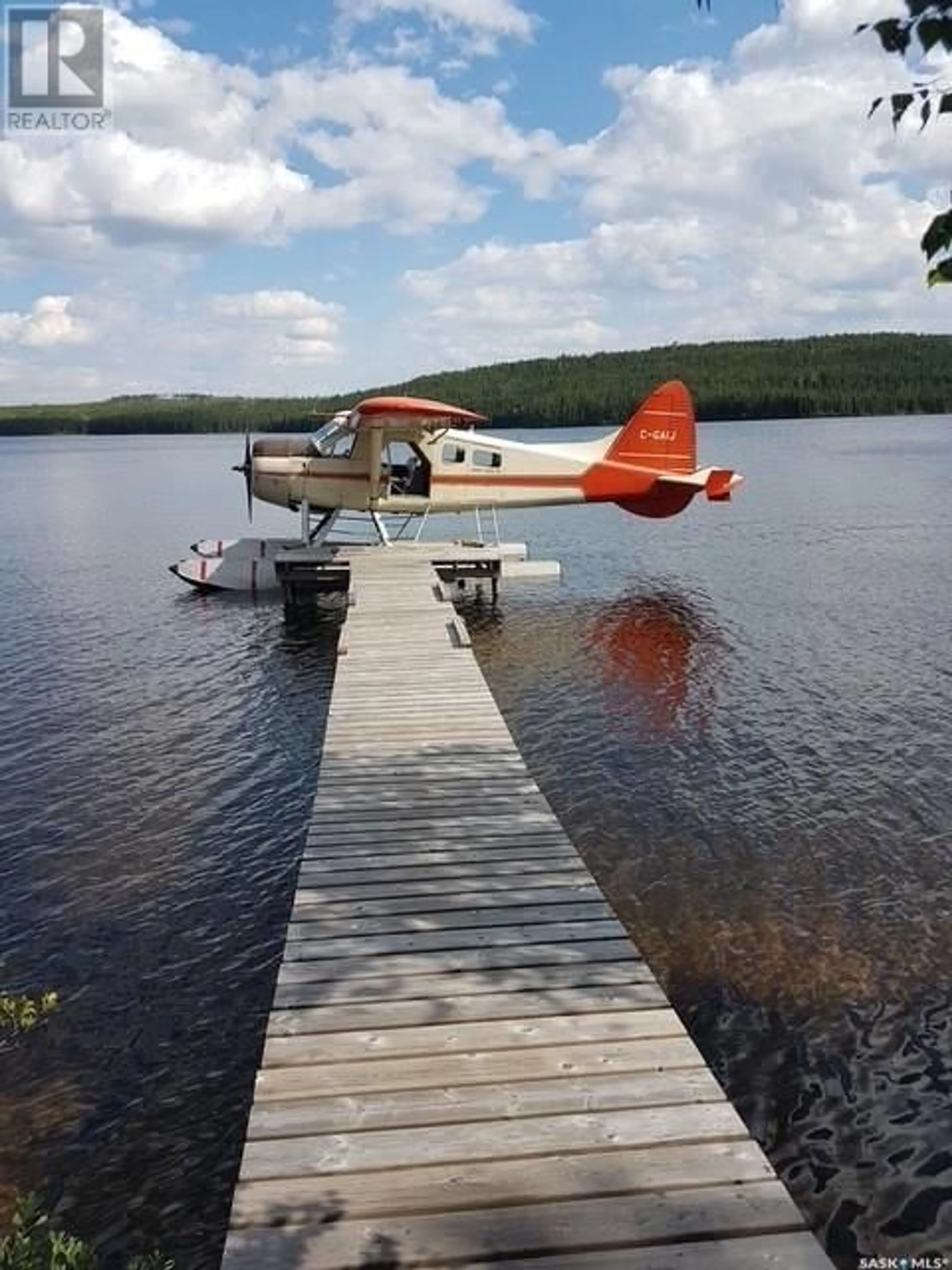 A pic from outside/outdoor area/front of a property/back of a property/a pic from drone, water/lake/river/ocean view for SAINT LAKE, Northern Admin District Saskatchewan S0J2P0