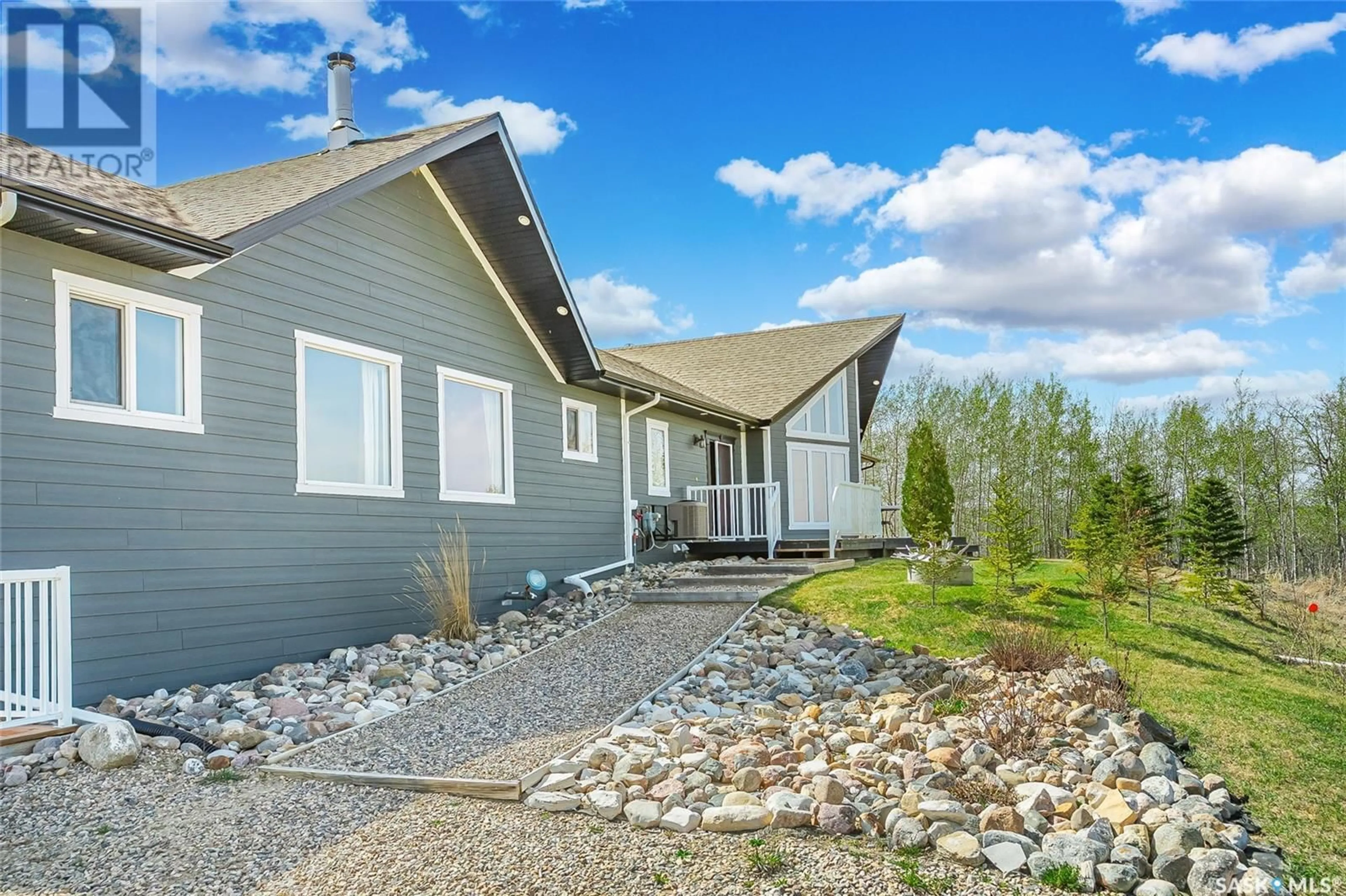 Home with vinyl exterior material, unknown for 24 D'AMOUR LOT, Leask Rm No. 464 Saskatchewan S0J1M0