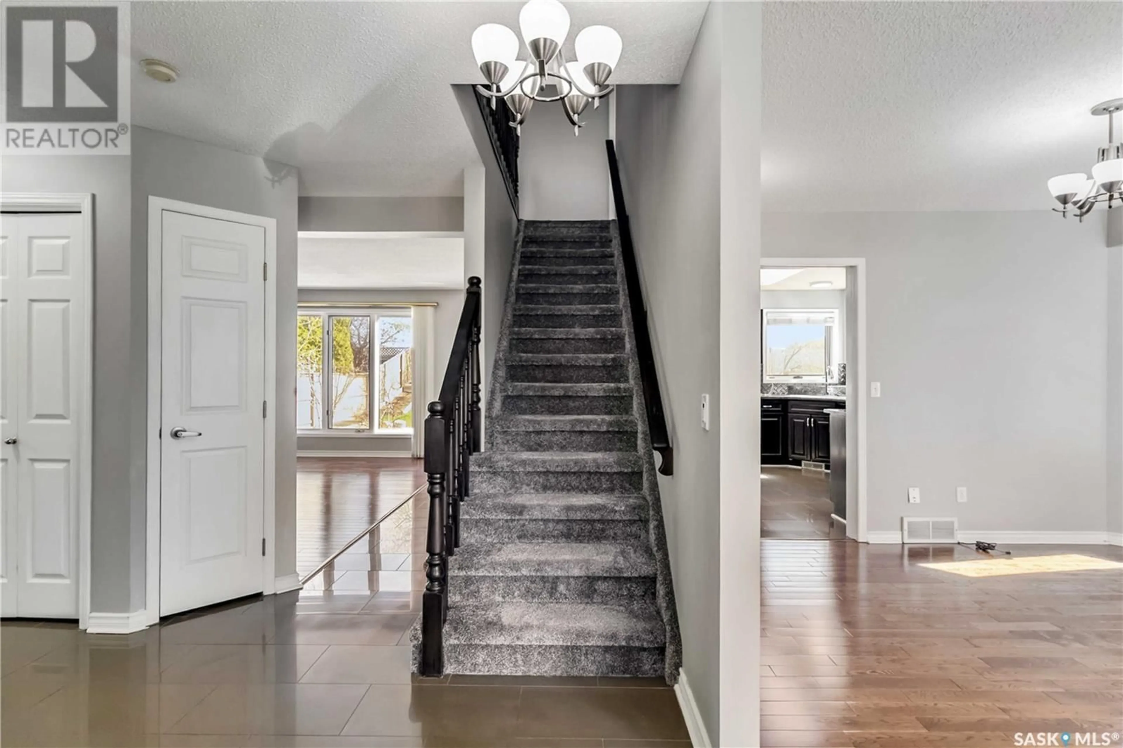 Stairs for 235 STEIGER CRESCENT, Saskatoon Saskatchewan S7N4K1