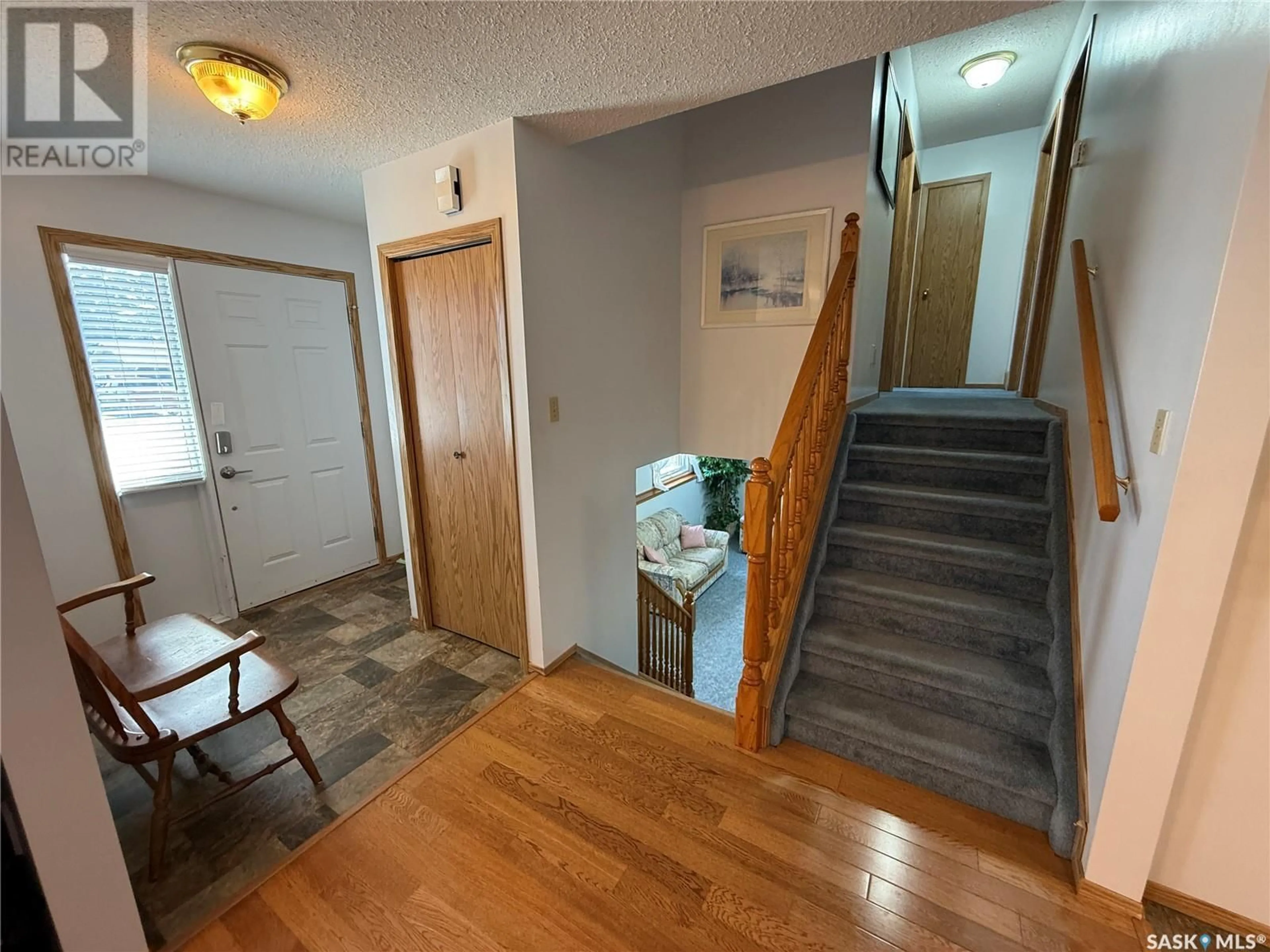 Indoor entryway for 102 3RD AVENUE, Shellbrook Saskatchewan S0J2E0