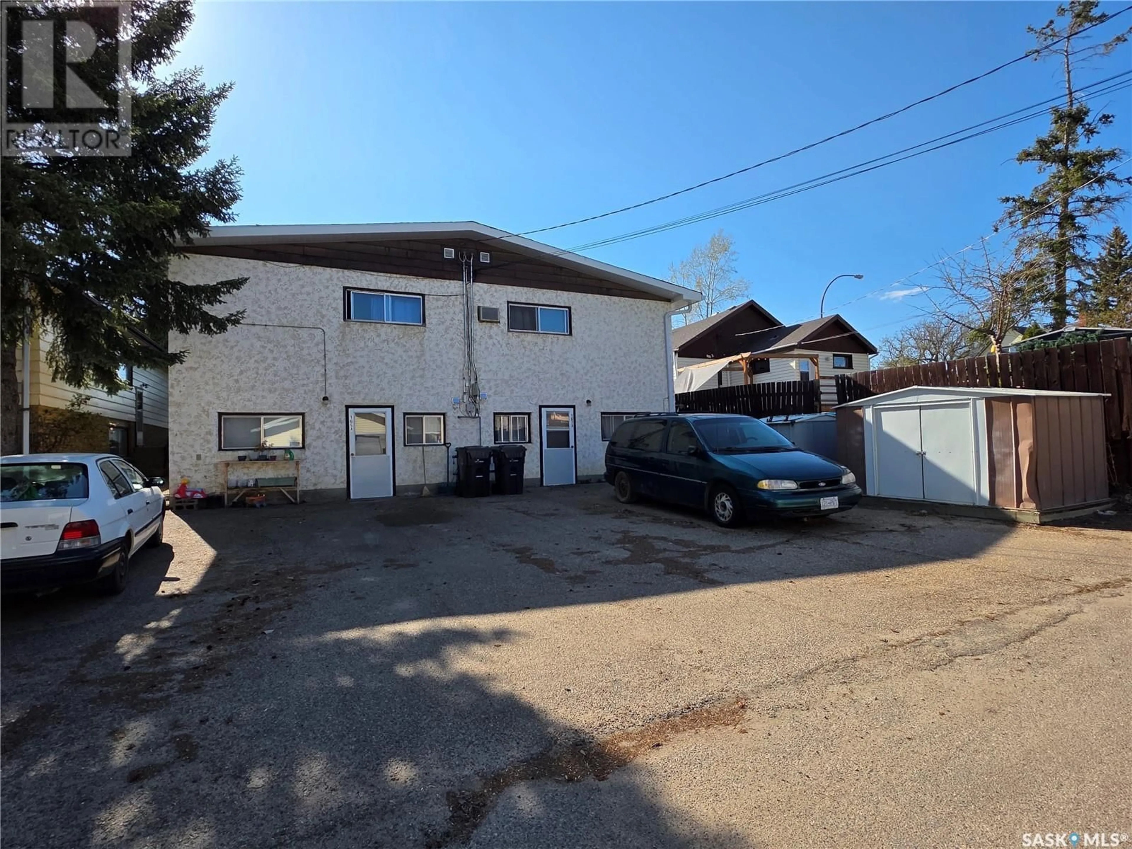 A pic from outside/outdoor area/front of a property/back of a property/a pic from drone, building for 167 4TH AVENUE, Swift Current Saskatchewan S9H2J3