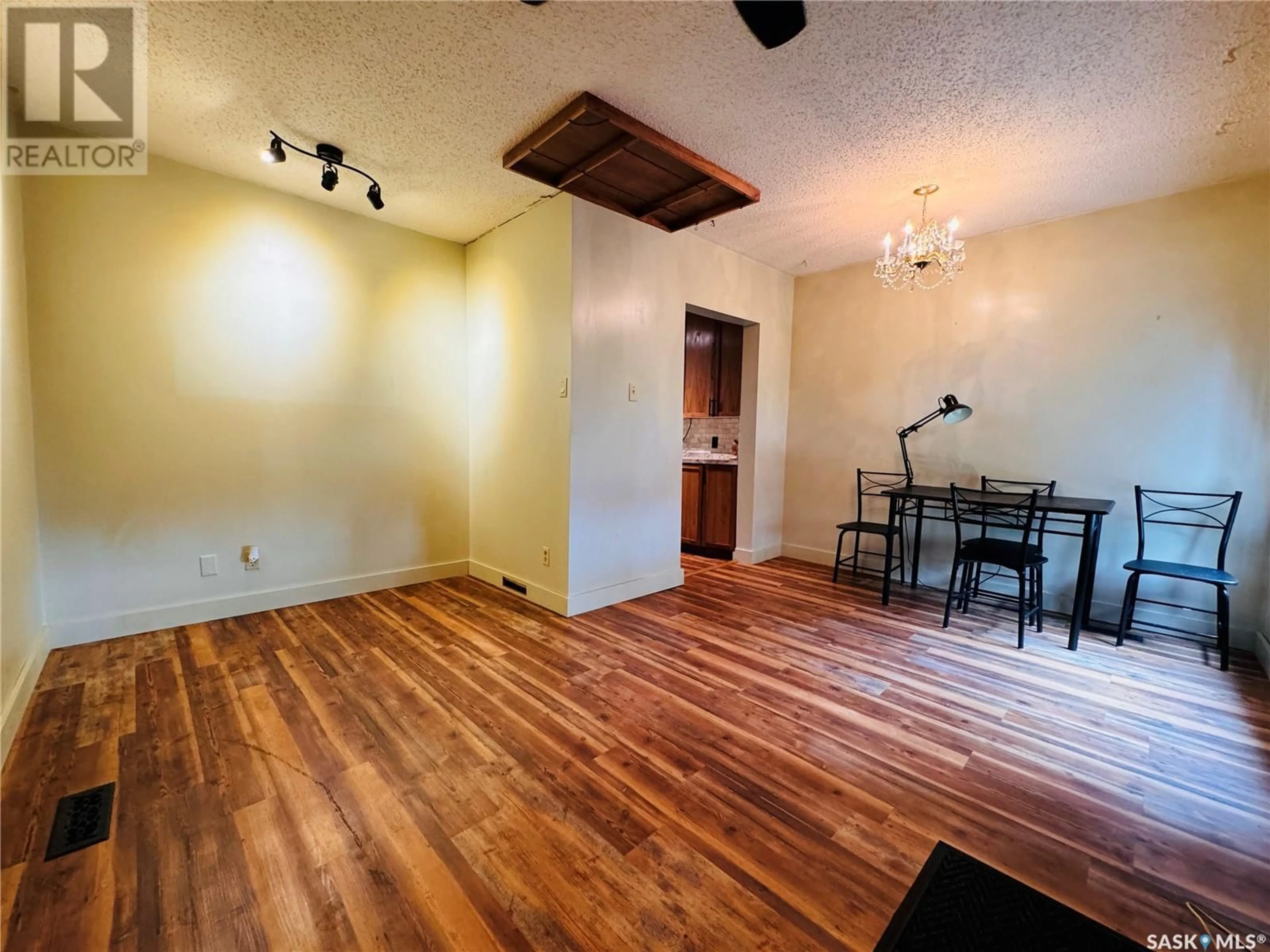 A pic of a room for 834 L AVENUE, Saskatoon Saskatchewan S7L2R4