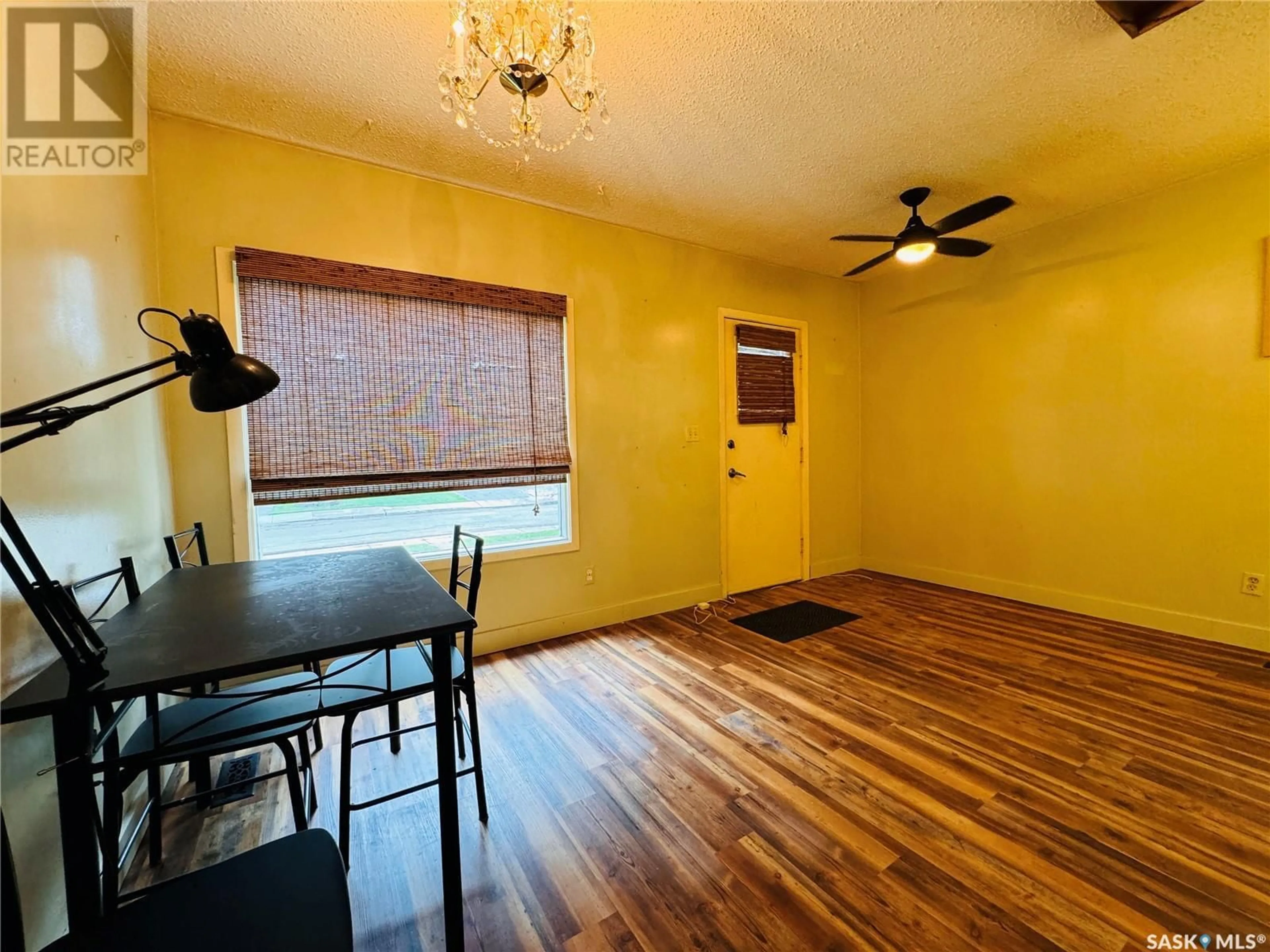 A pic of a room for 834 L AVENUE, Saskatoon Saskatchewan S7L2R4