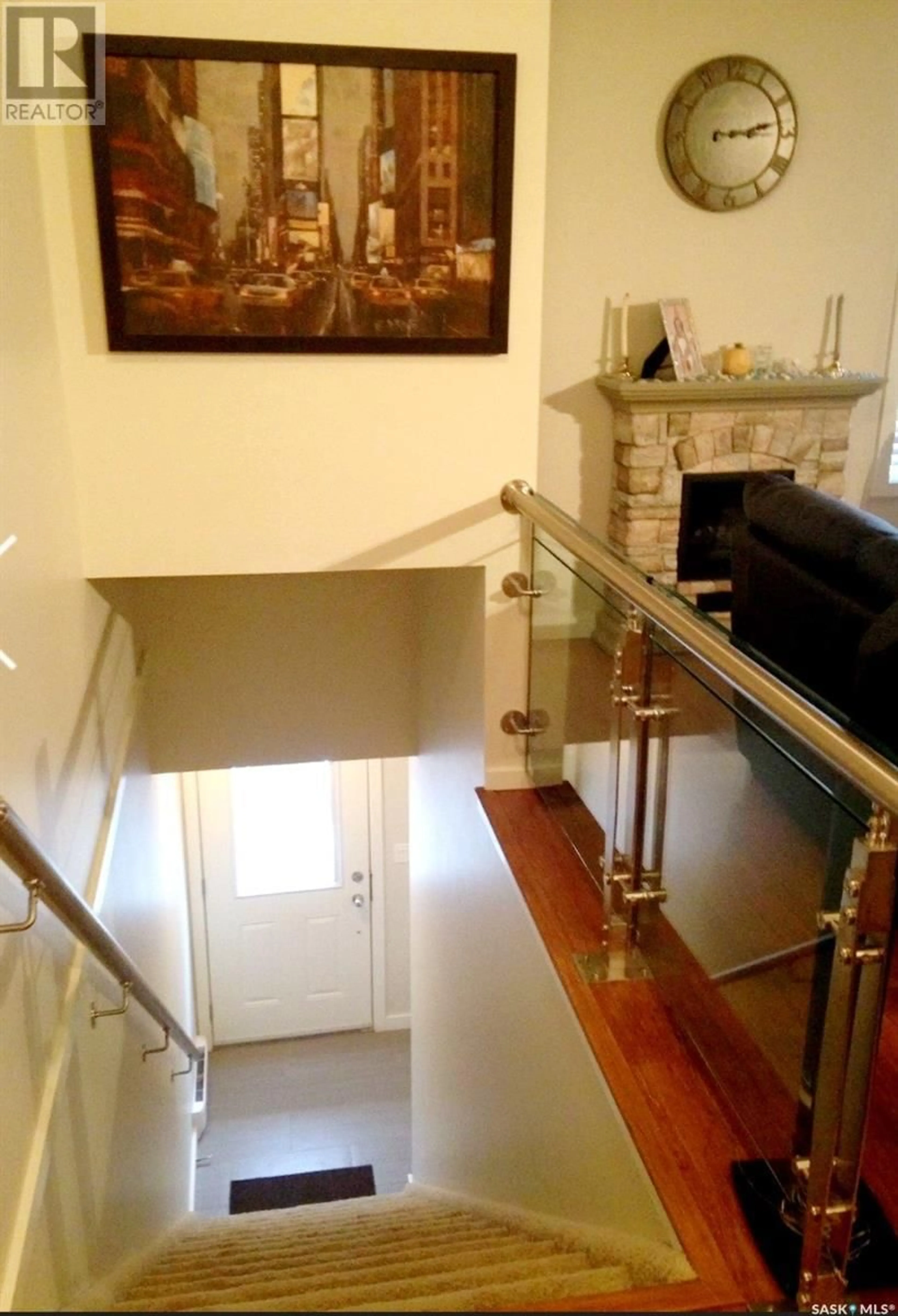 Indoor foyer for 1015 - 1306 PATRICK CRESCENT, Saskatoon Saskatchewan S7W0M5