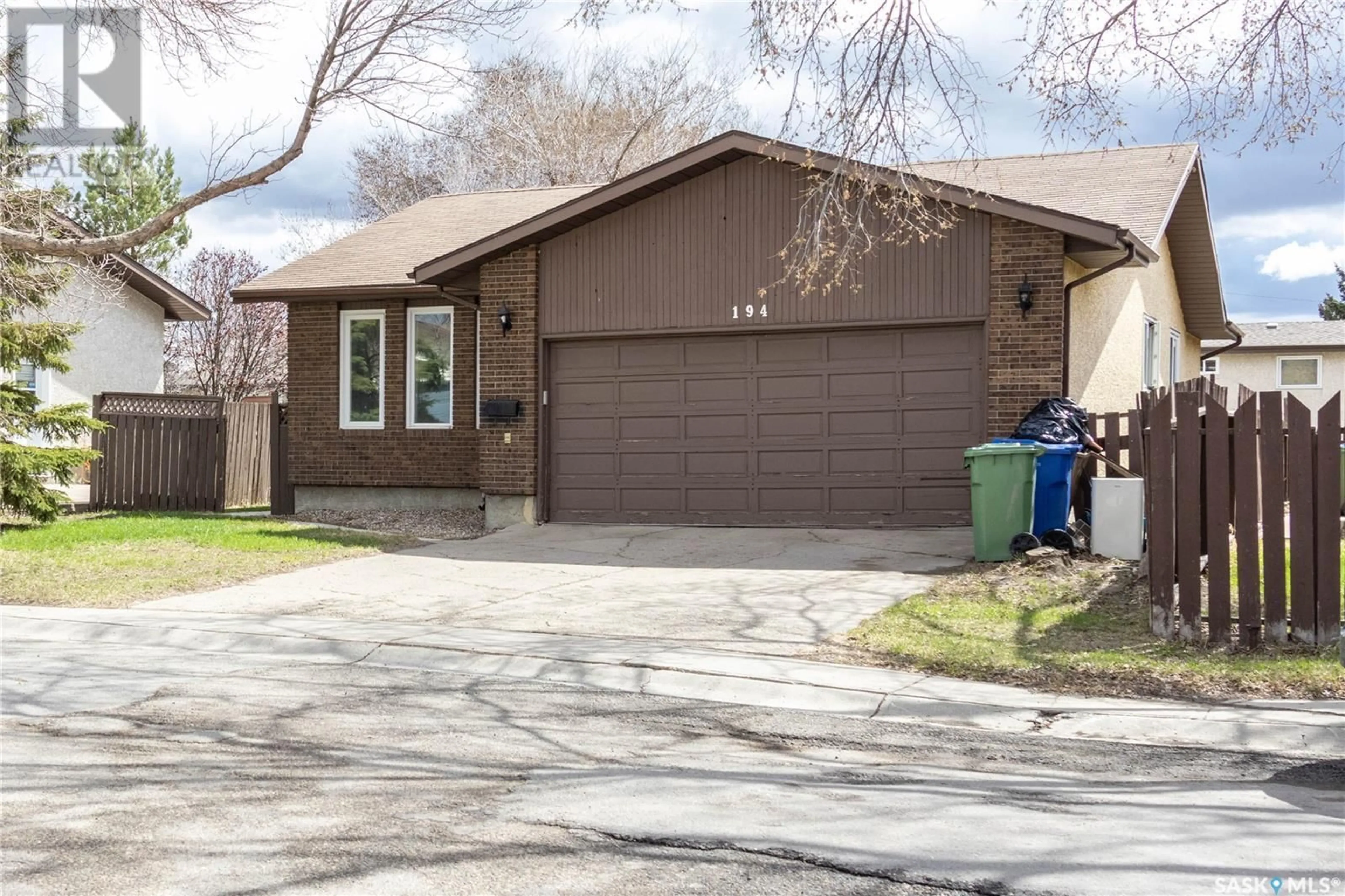 Home with vinyl exterior material, street for 194 PETERSMEYER STREET, Regina Saskatchewan S4R0J3