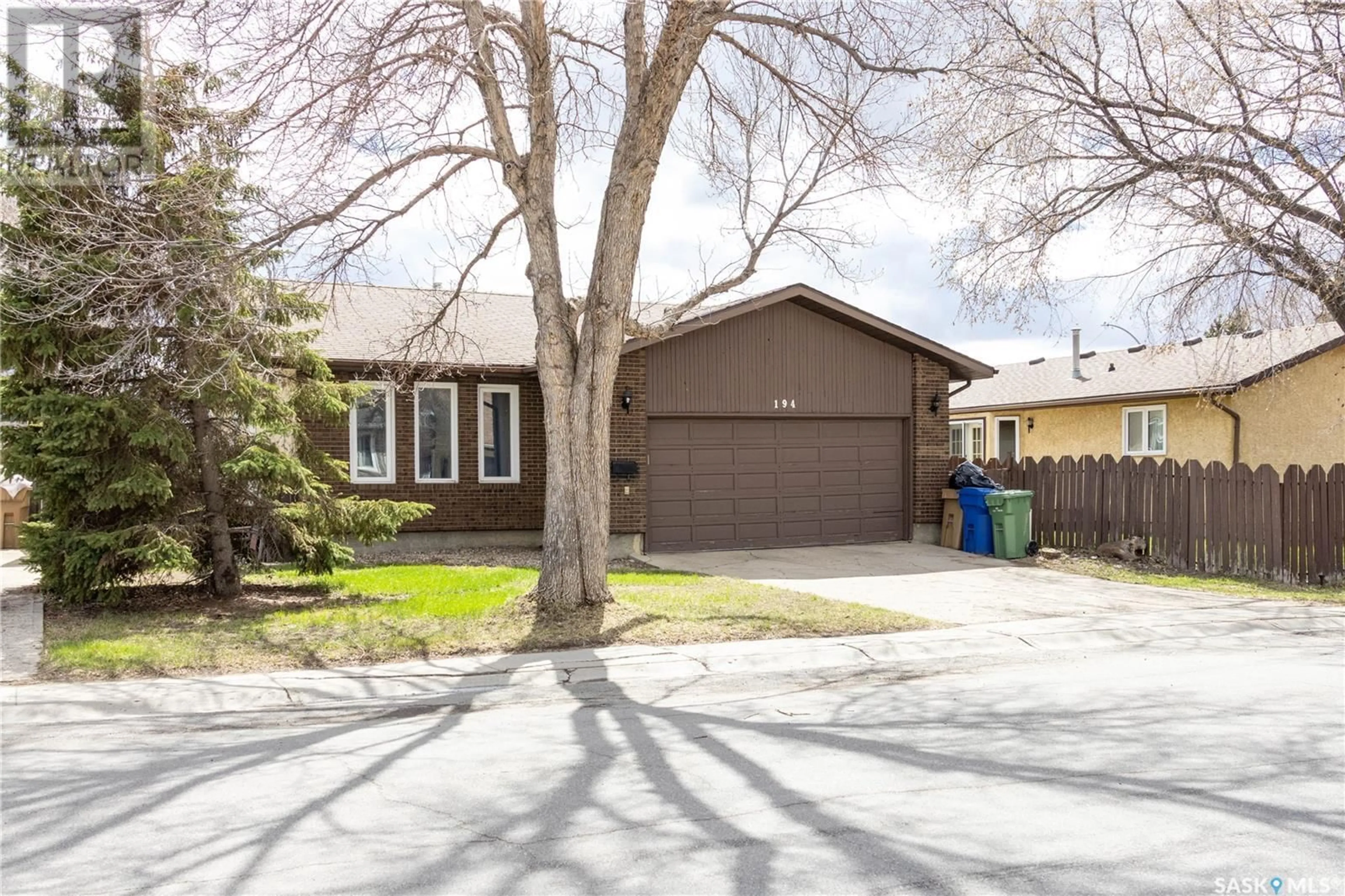 Unknown for 194 PETERSMEYER STREET, Regina Saskatchewan S4R0J3