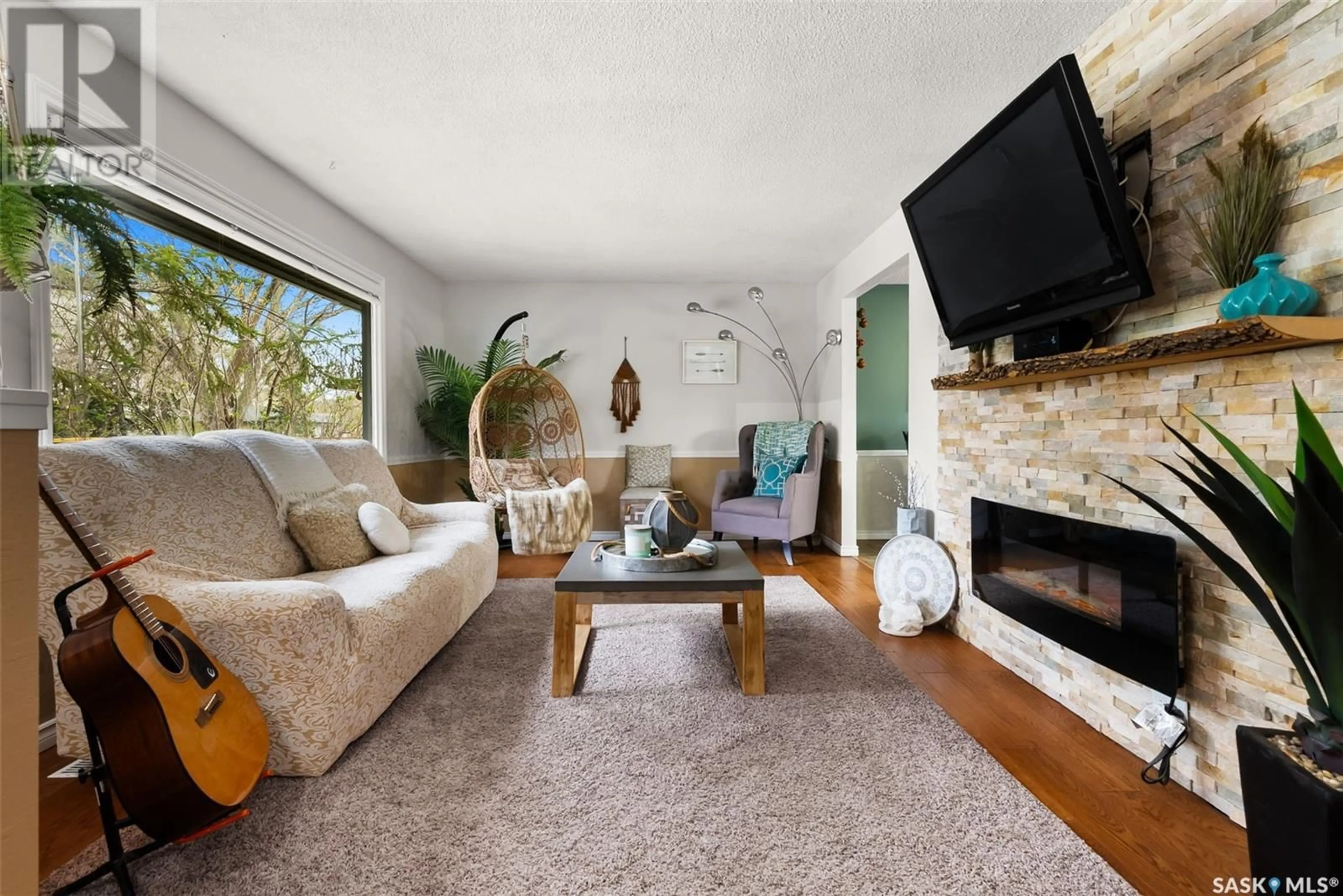 Living room with furniture, unknown for 36 EDEN AVENUE, Regina Saskatchewan S4R5M1