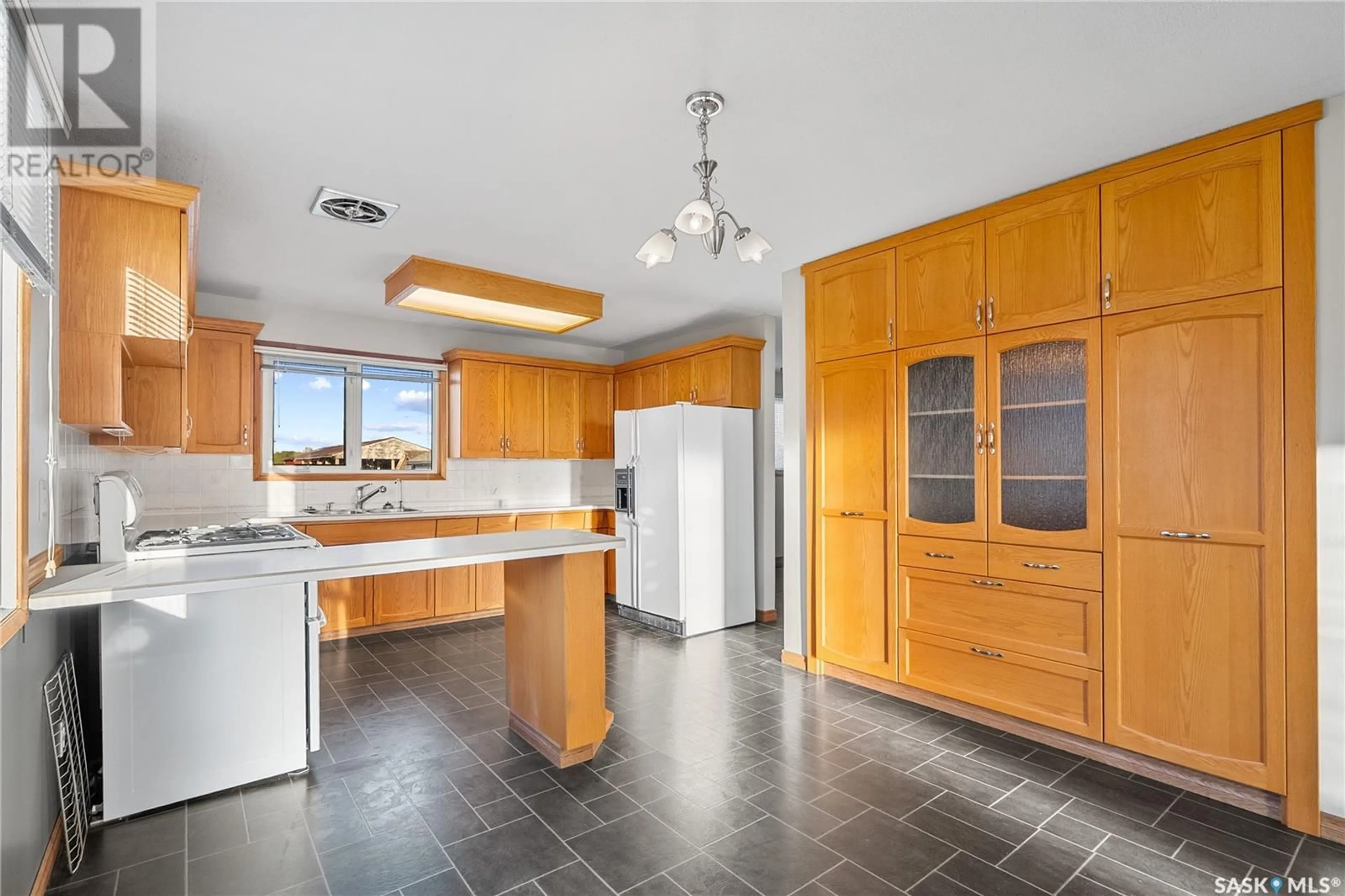 Unknown for 5519 CLARENCE AVENUE, Casa Rio Saskatchewan S7T1B6