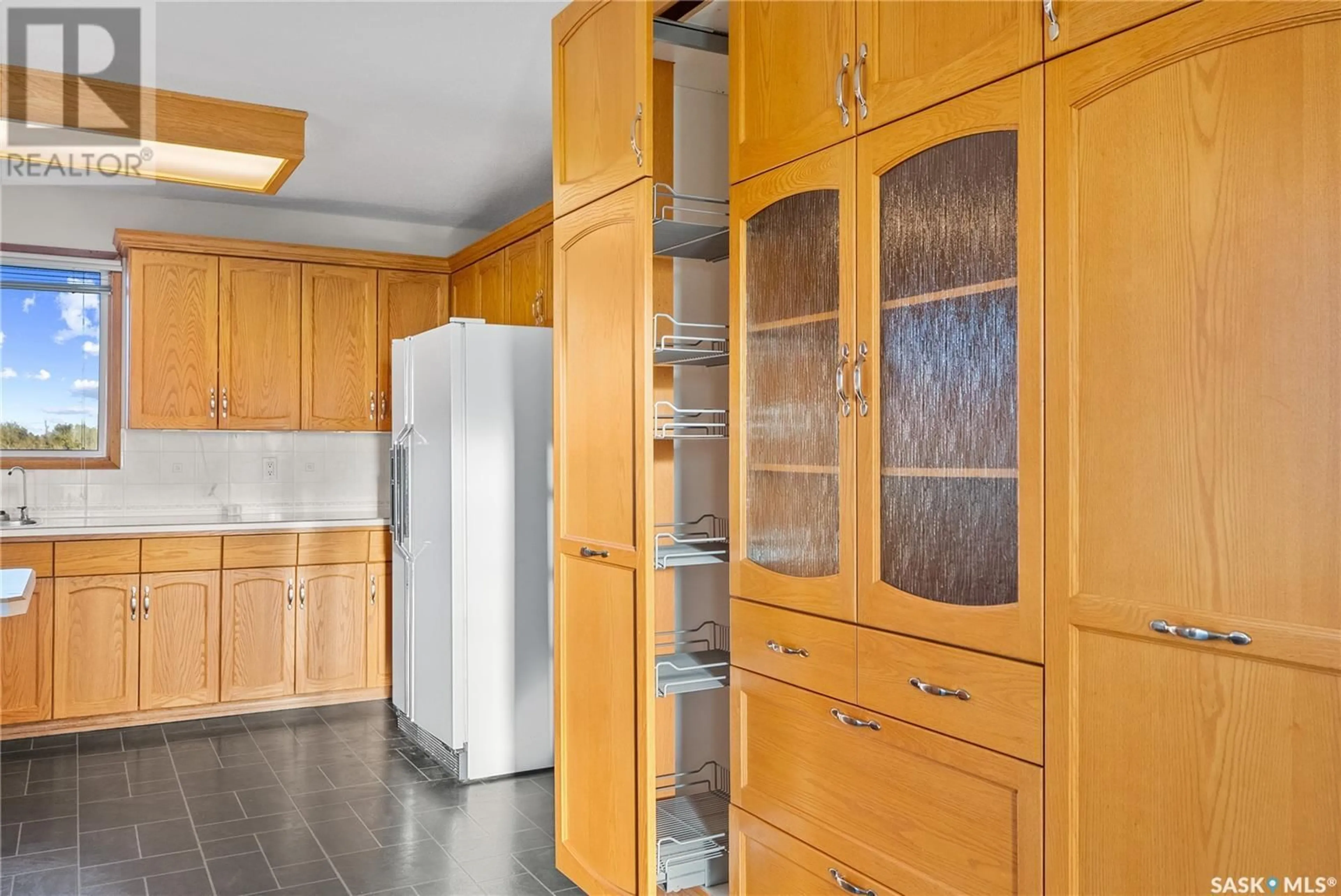 Unknown for 5519 CLARENCE AVENUE, Casa Rio Saskatchewan S7T1B6