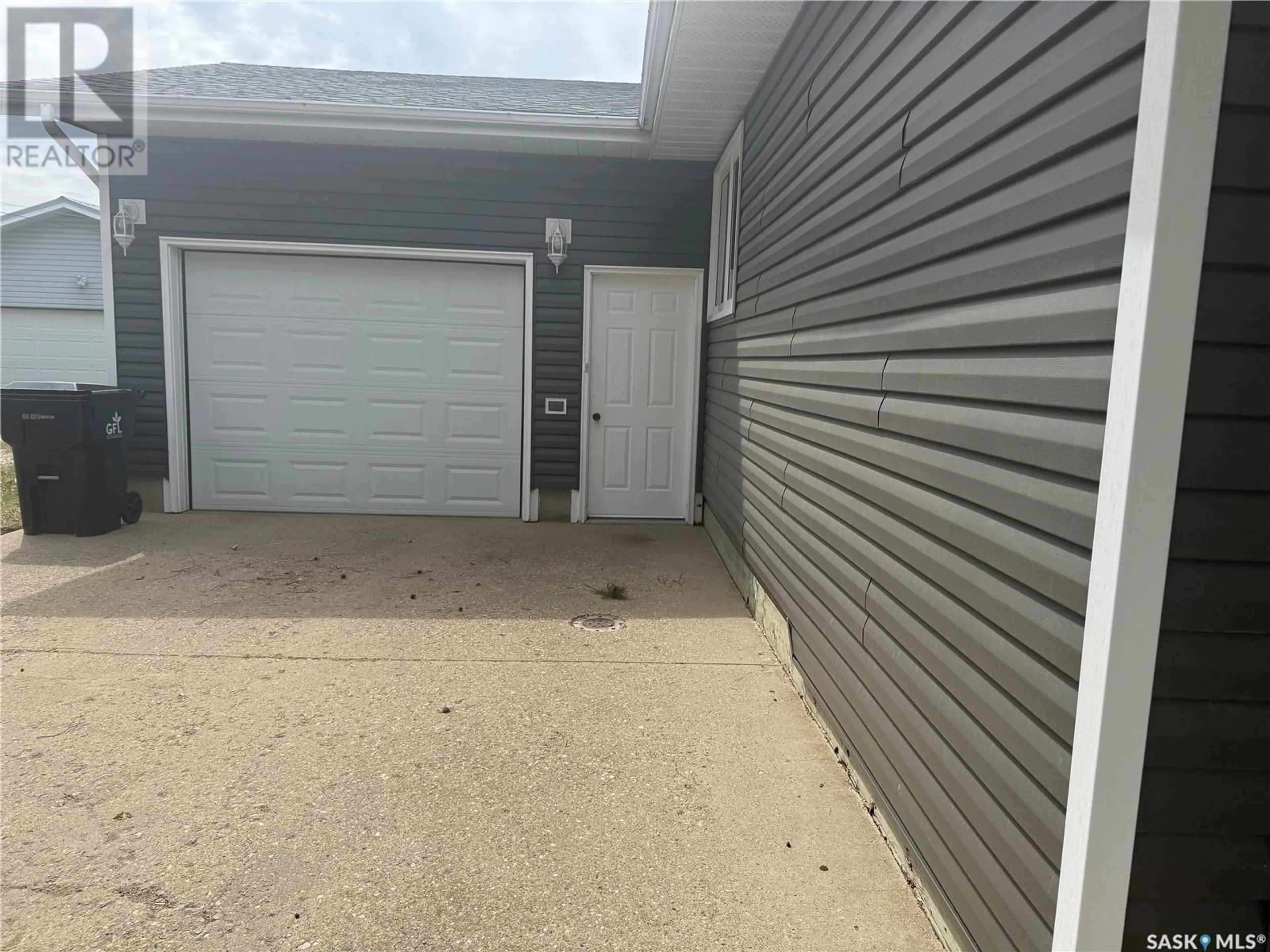 Storage room or clothes room or walk-in closet for 610 CARBON AVENUE, Bienfait Saskatchewan S0C0M0
