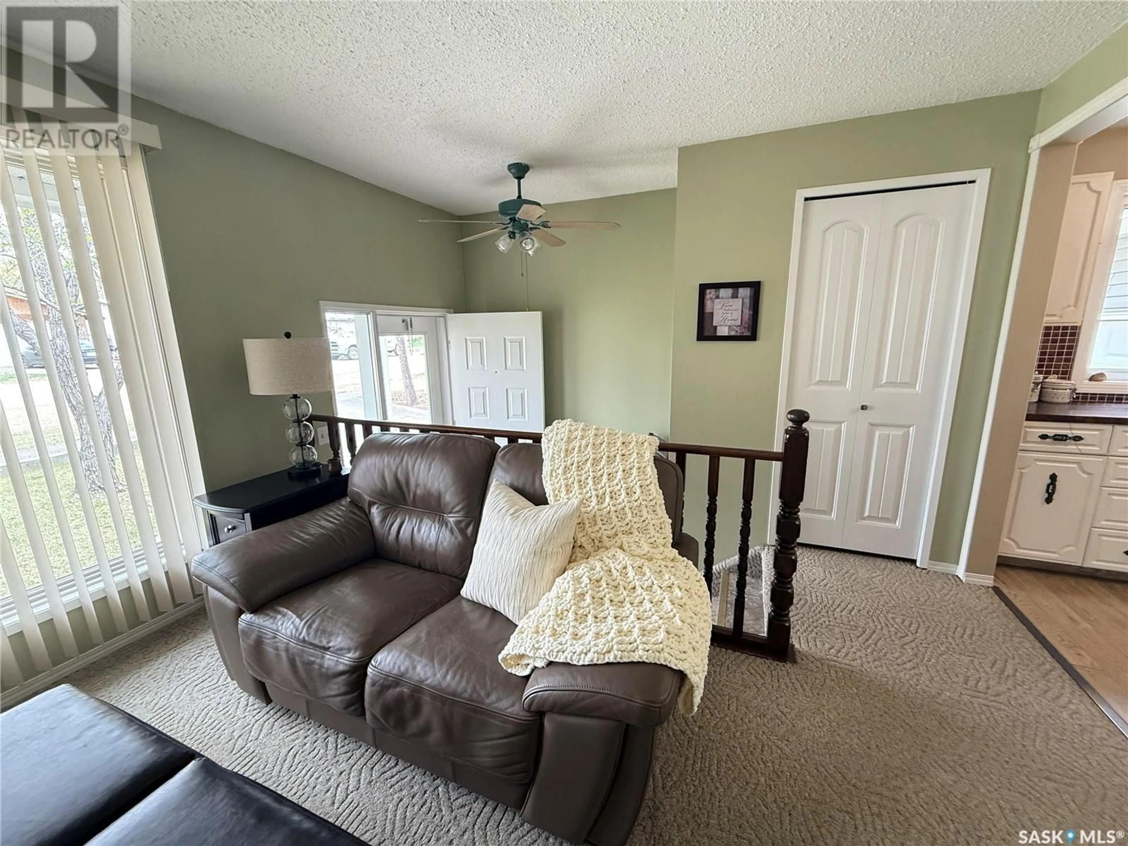 Living room with furniture, unknown for 610 CARBON AVENUE, Bienfait Saskatchewan S0C0M0
