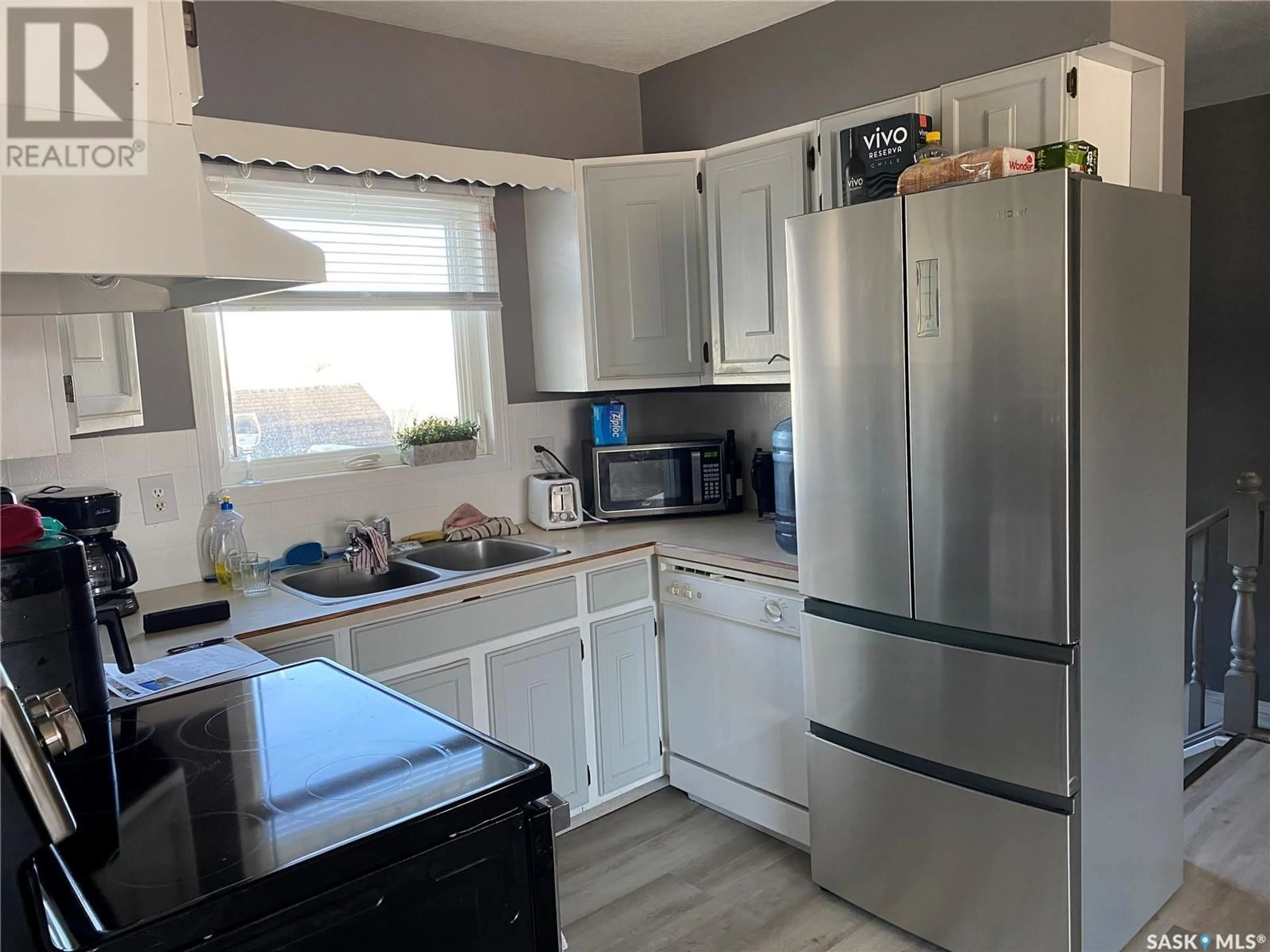 Standard kitchen, unknown for 84 CLAREWOOD CRESCENT, Yorkton Saskatchewan S3N2V2