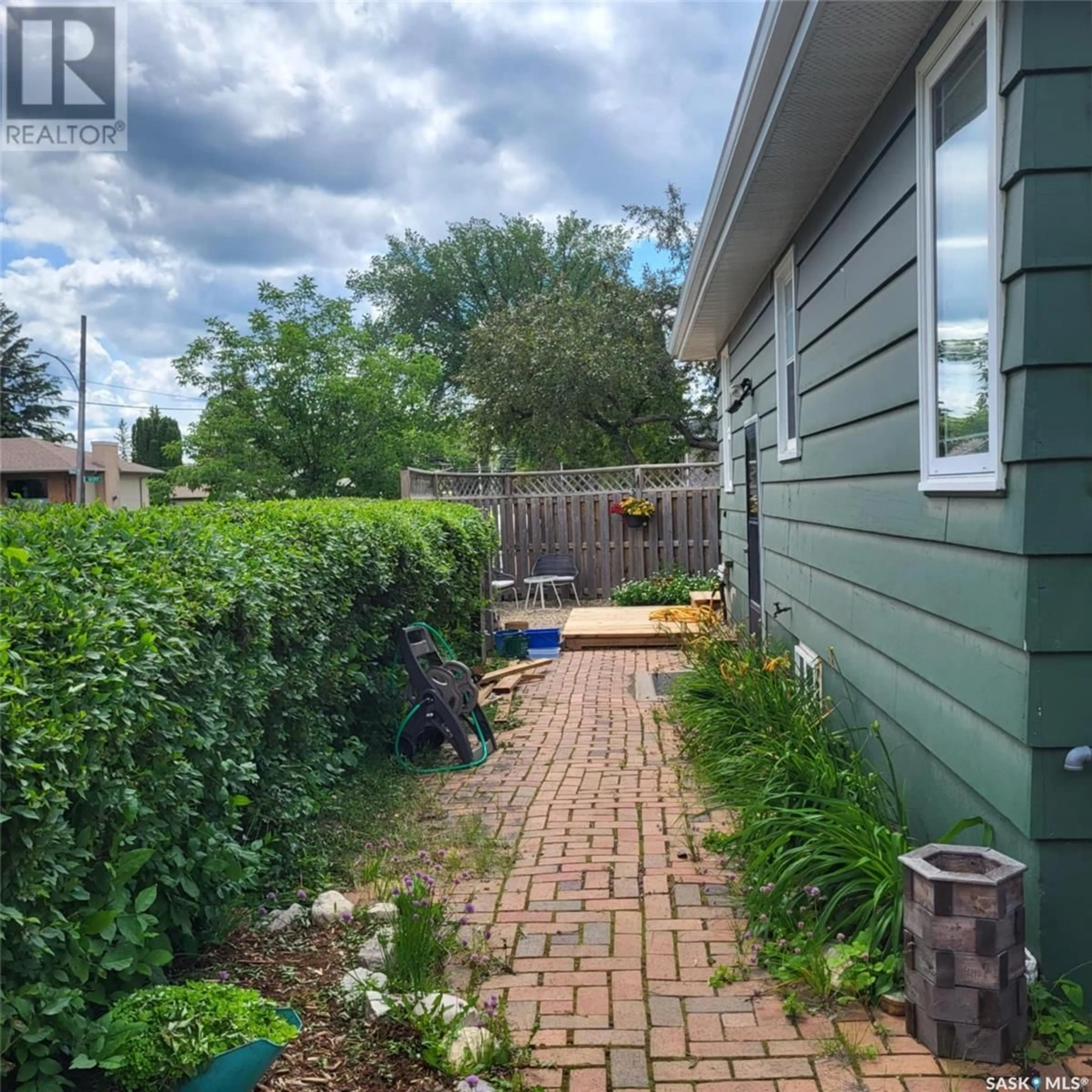 Unknown for 1039 1ST STREET, Saskatoon Saskatchewan S7H1T4