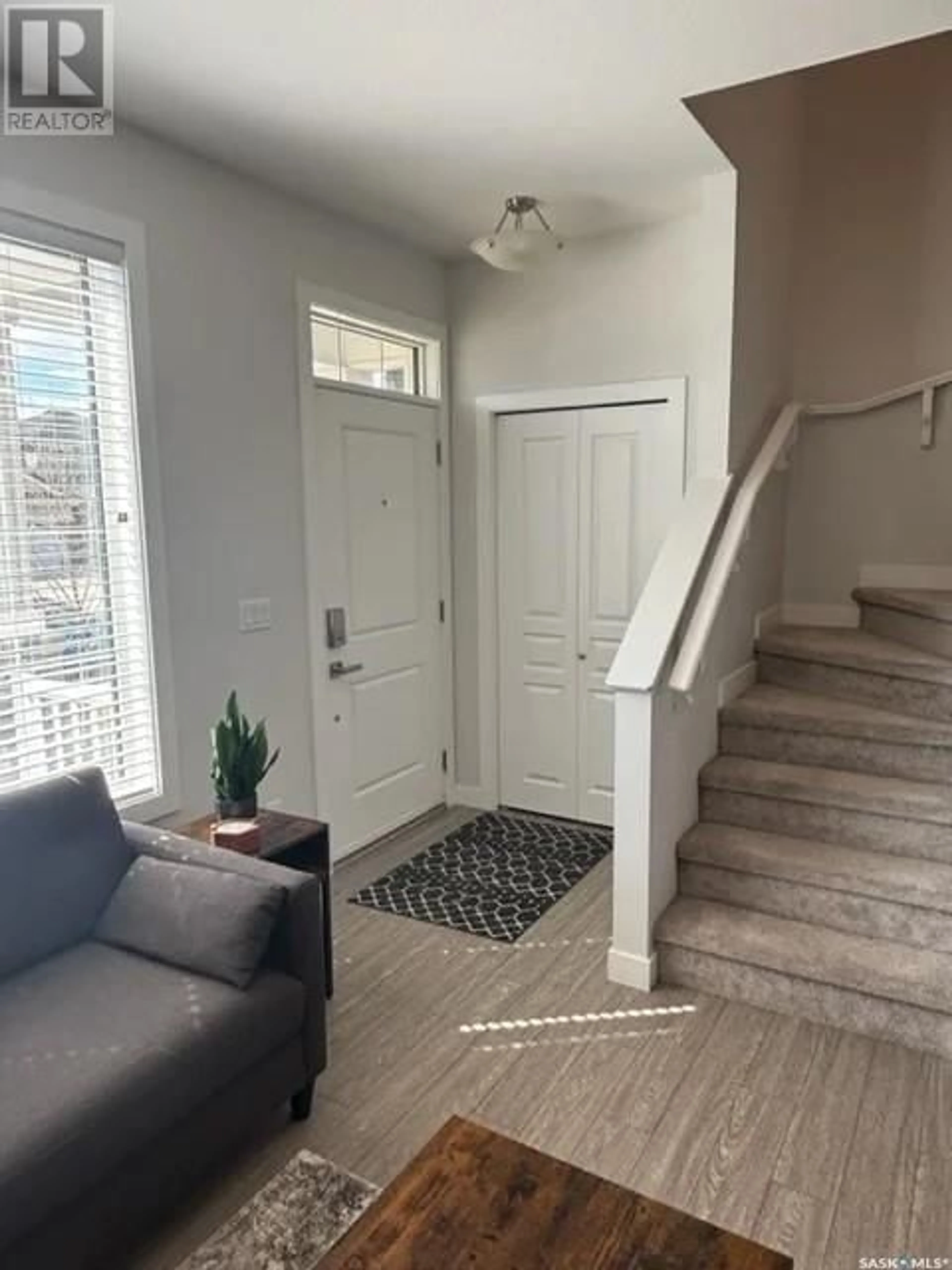 Indoor entryway for 1052 KOLYNCHUK CRESCENT, Saskatoon Saskatchewan S7T0X4