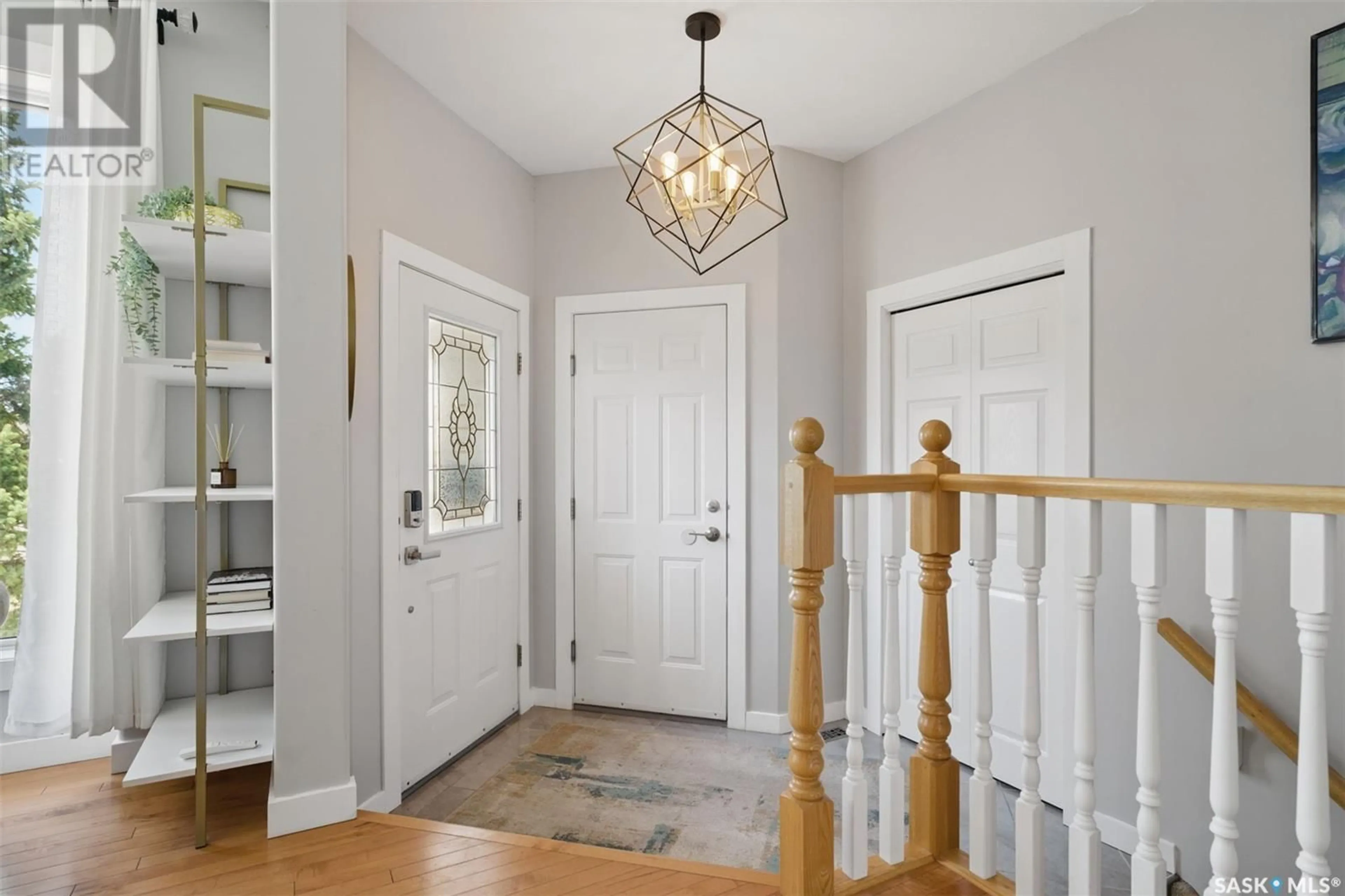 Indoor entryway for 291 KUCEY TERRACE, Saskatoon Saskatchewan S7N4T2