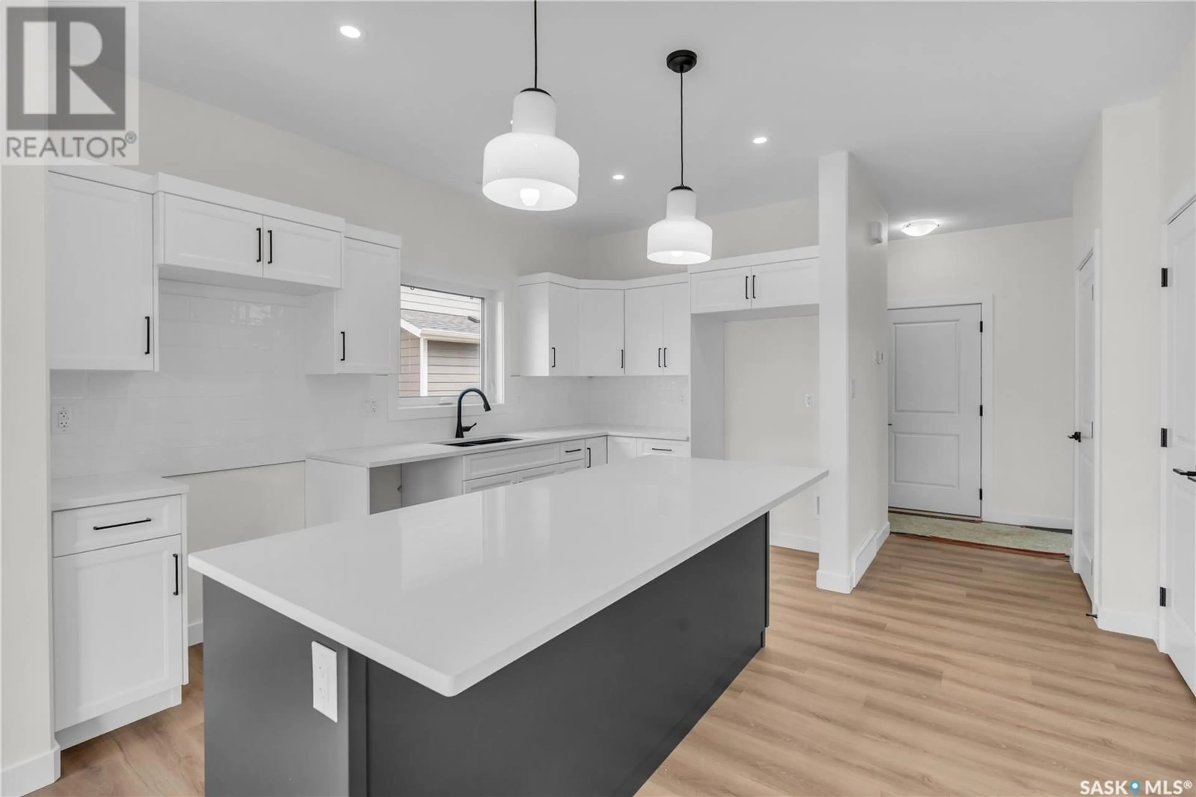 Open concept kitchen, unknown for 171 DORAN WAY, Saskatoon Saskatchewan S7V0Z7