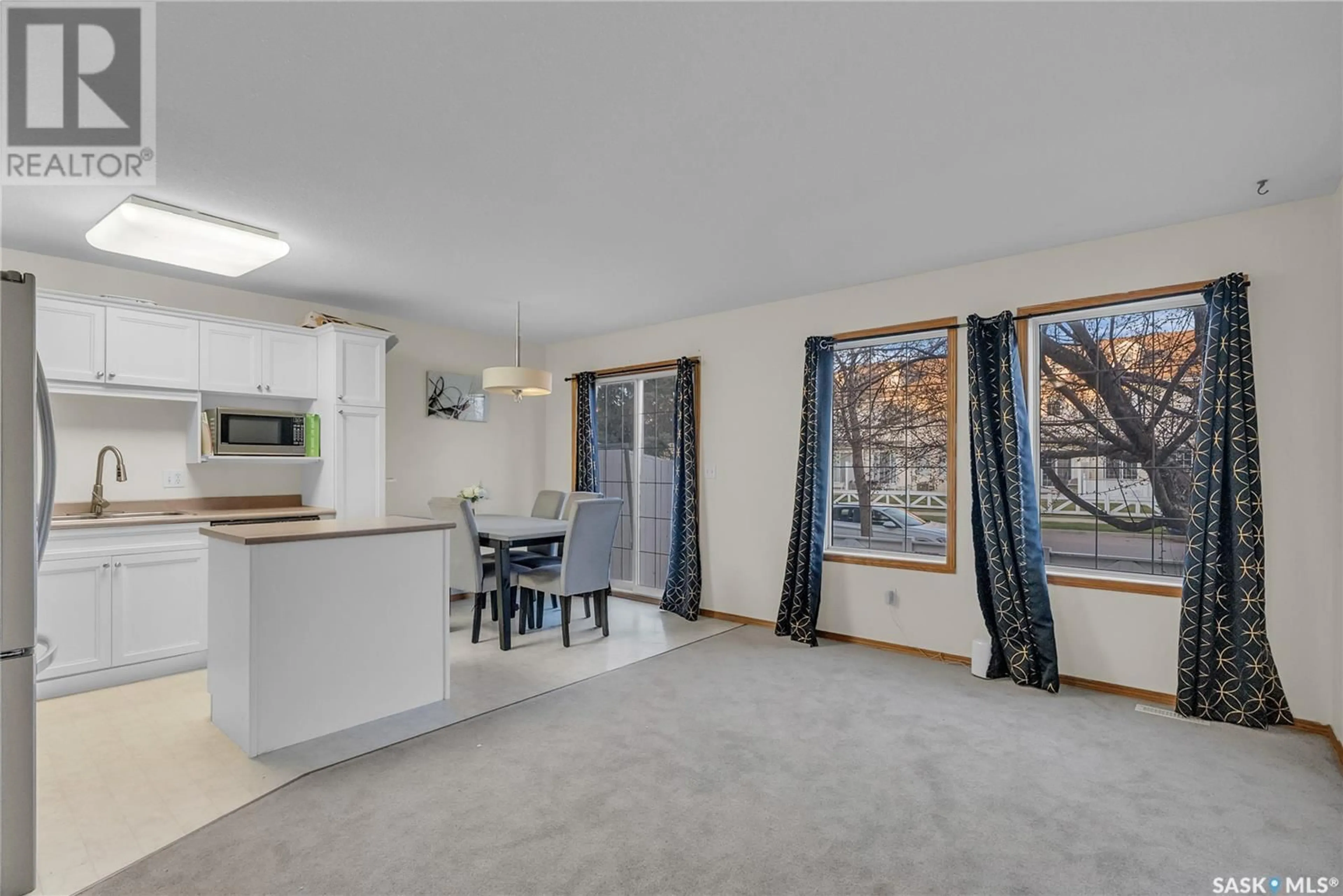 Open concept kitchen, unknown for 10 110 KEEVIL CRESCENT, Saskatoon Saskatchewan S7N4N8